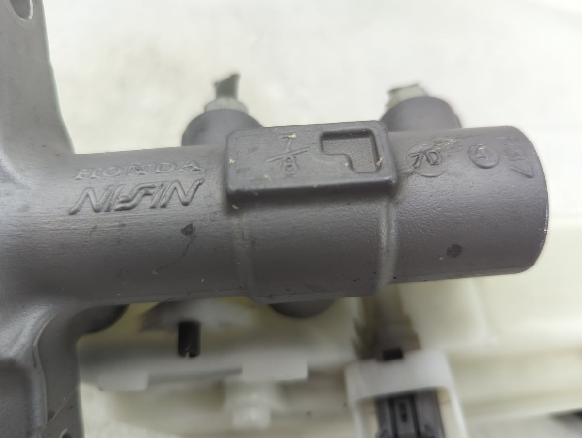 2016-2021 Honda Civic Brake Master Cylinder 1383091 - Oemusedautoparts1.com