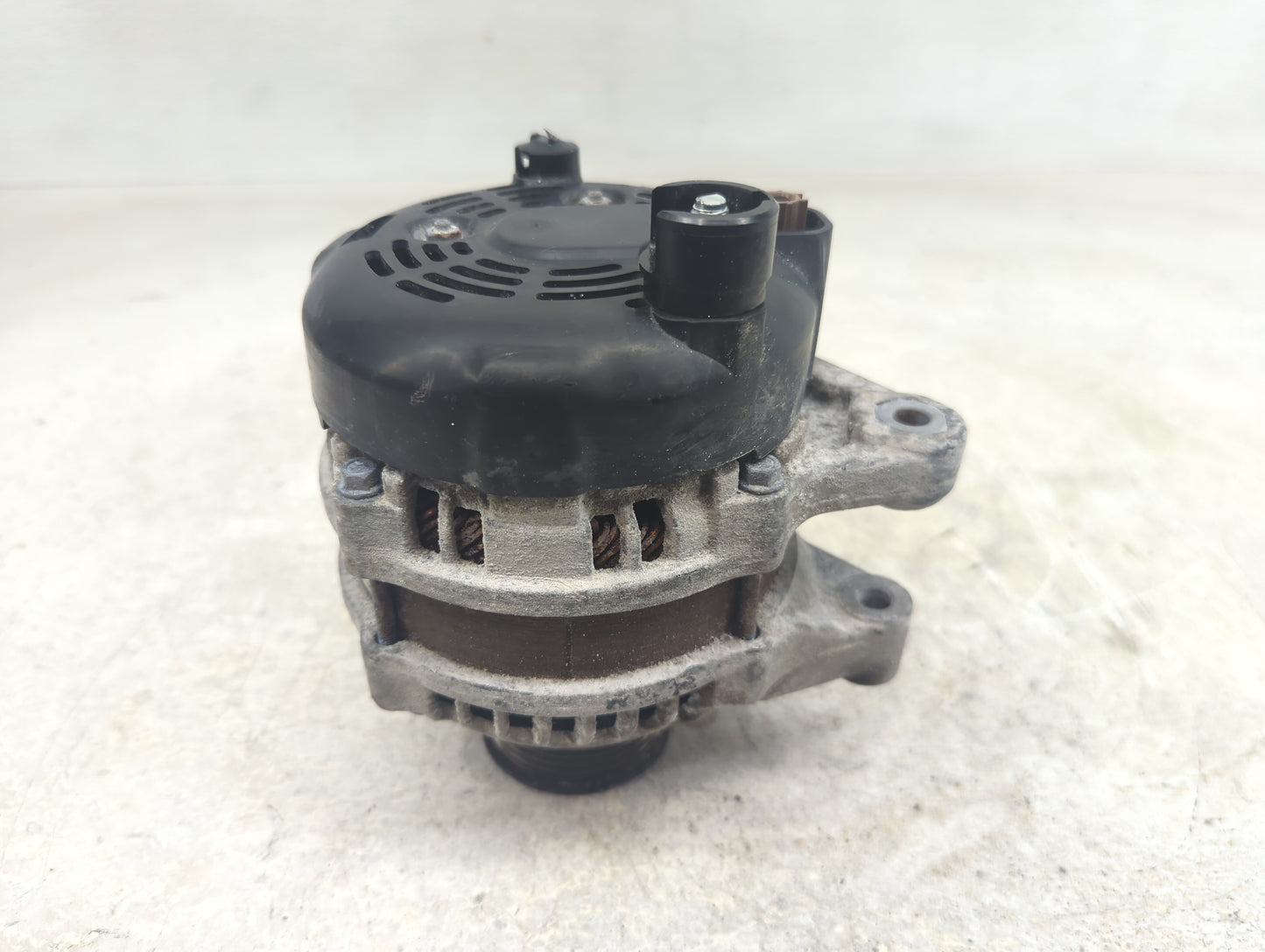 2016-2017 Honda Civic Alternator Replacement Generator Charging Assembly Engine OEM P/N:104211-4340 Fits Fits 2016 2017 OEM 