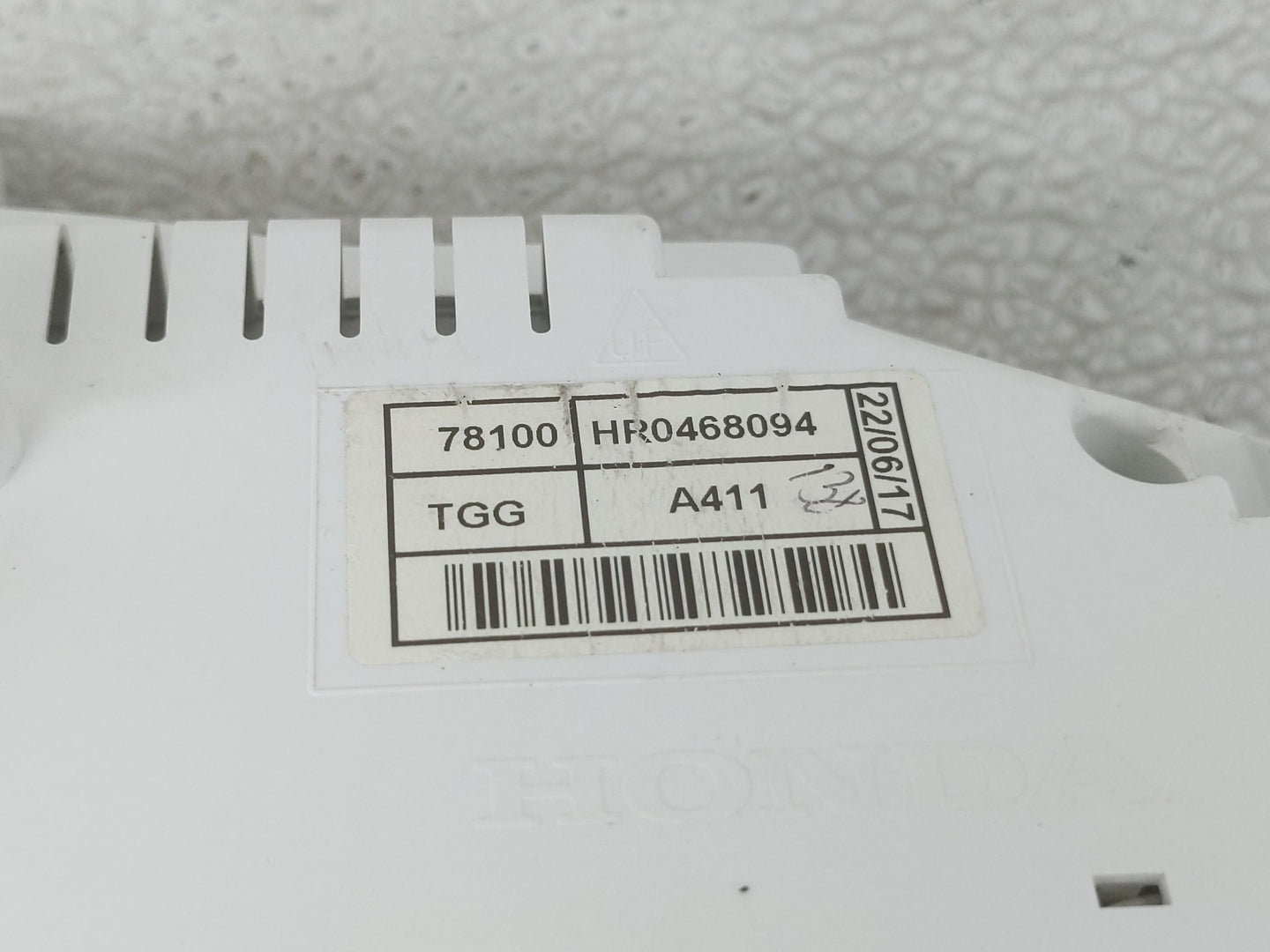 2016-2021 Honda Civic Instrument Cluster Speedometer Gauges P/N:HR0468094 Fits Fits 2016 2017 2019 2020 2021 OEM Used Auto P
