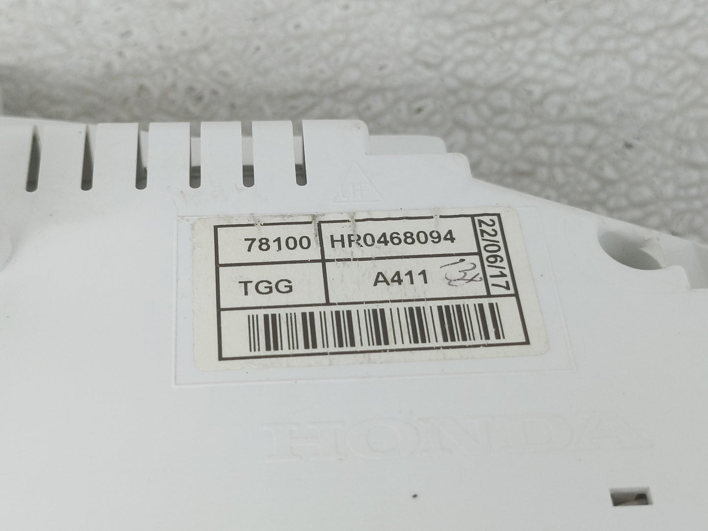 2016-2021 Honda Civic Instrument Cluster Speedometer Gauges P/N:HR0468094 Fits Fits 2016 2017 2019 2020 2021 OEM Used Auto P
