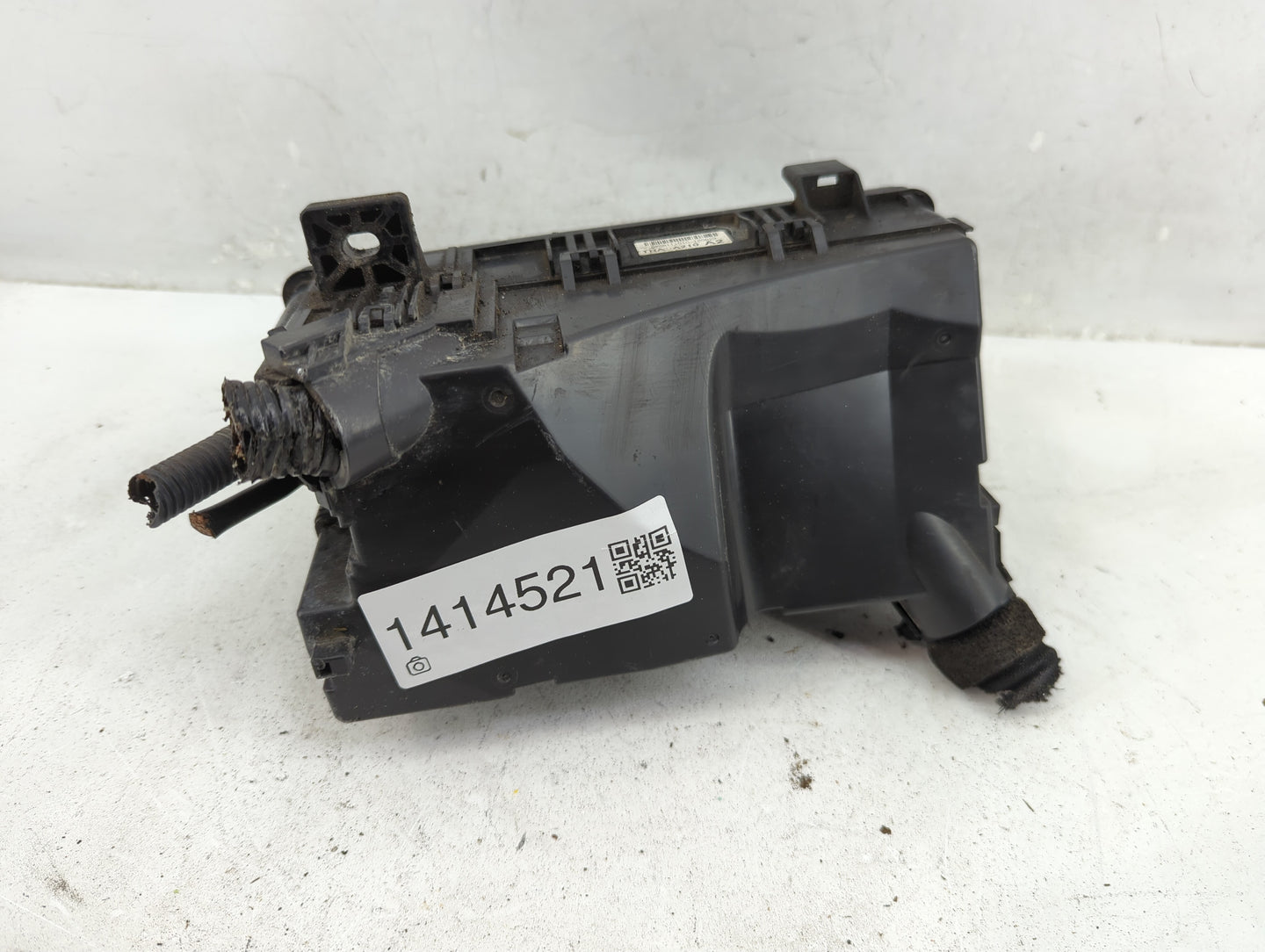 2016-2018 Honda Civic Fusebox Fuse Box Panel Relay Module P/N:TBA A210 A2 Fits Fits 2016 2017 2018 OEM Used Auto Parts - Oem