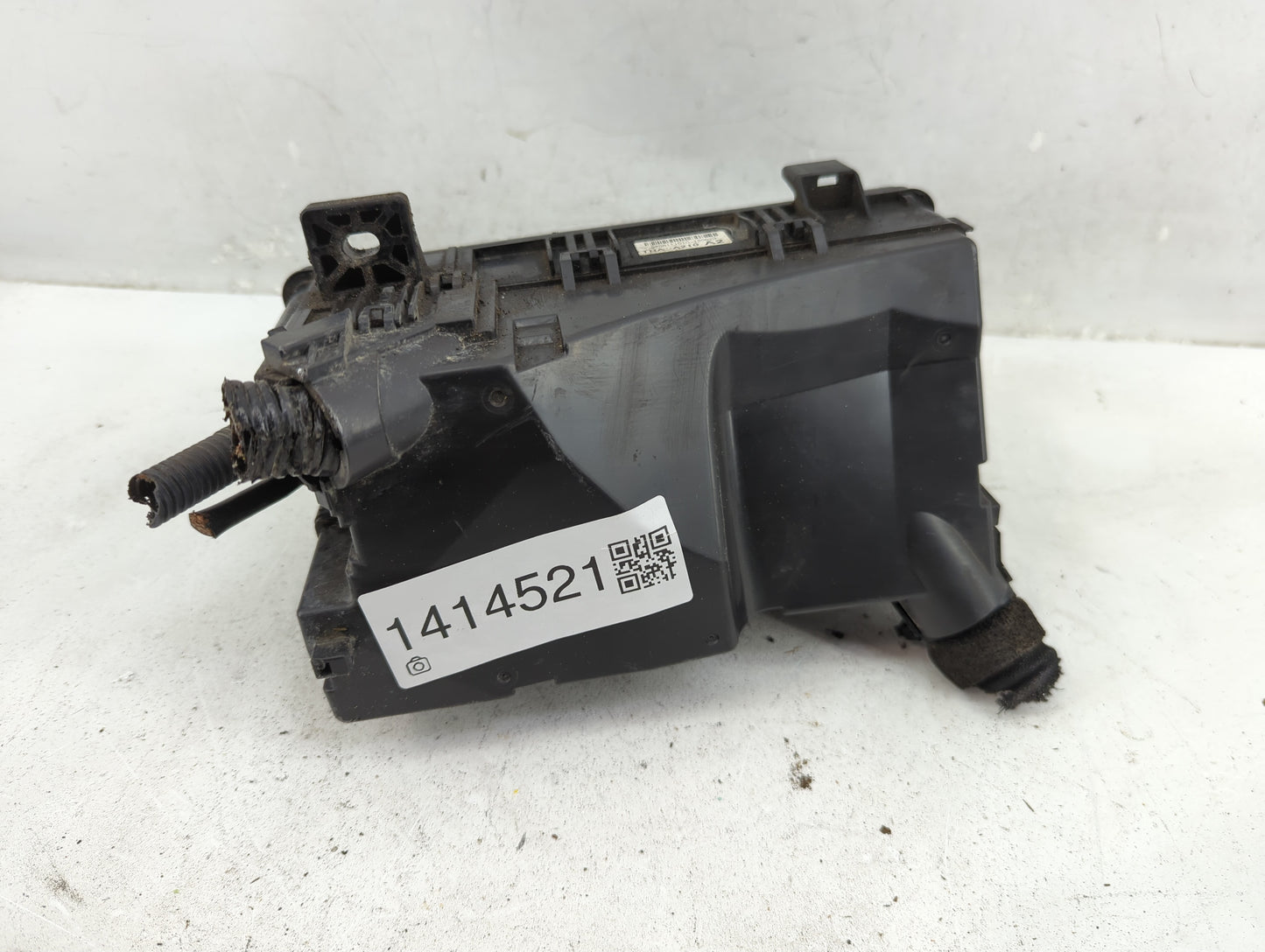 2016-2018 Honda Civic Fusebox Fuse Box Panel Relay Module P/N:TBA A210 A2 Fits Fits 2016 2017 2018 OEM Used Auto Parts - Oem