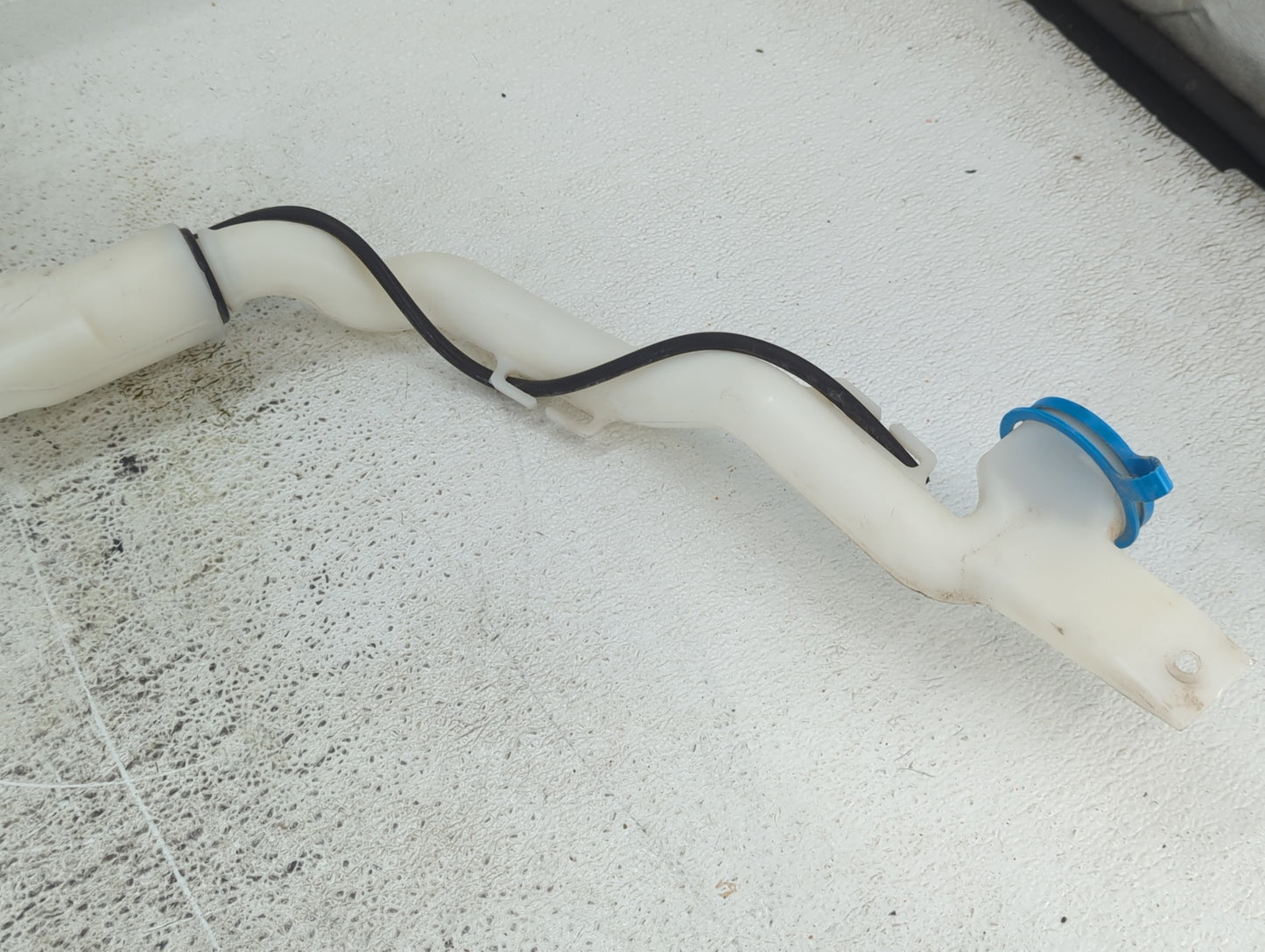 2016-2021 Honda Civic Windshield Washer Fluid Reservoir Bottle Oem - Oemusedautoparts1.com