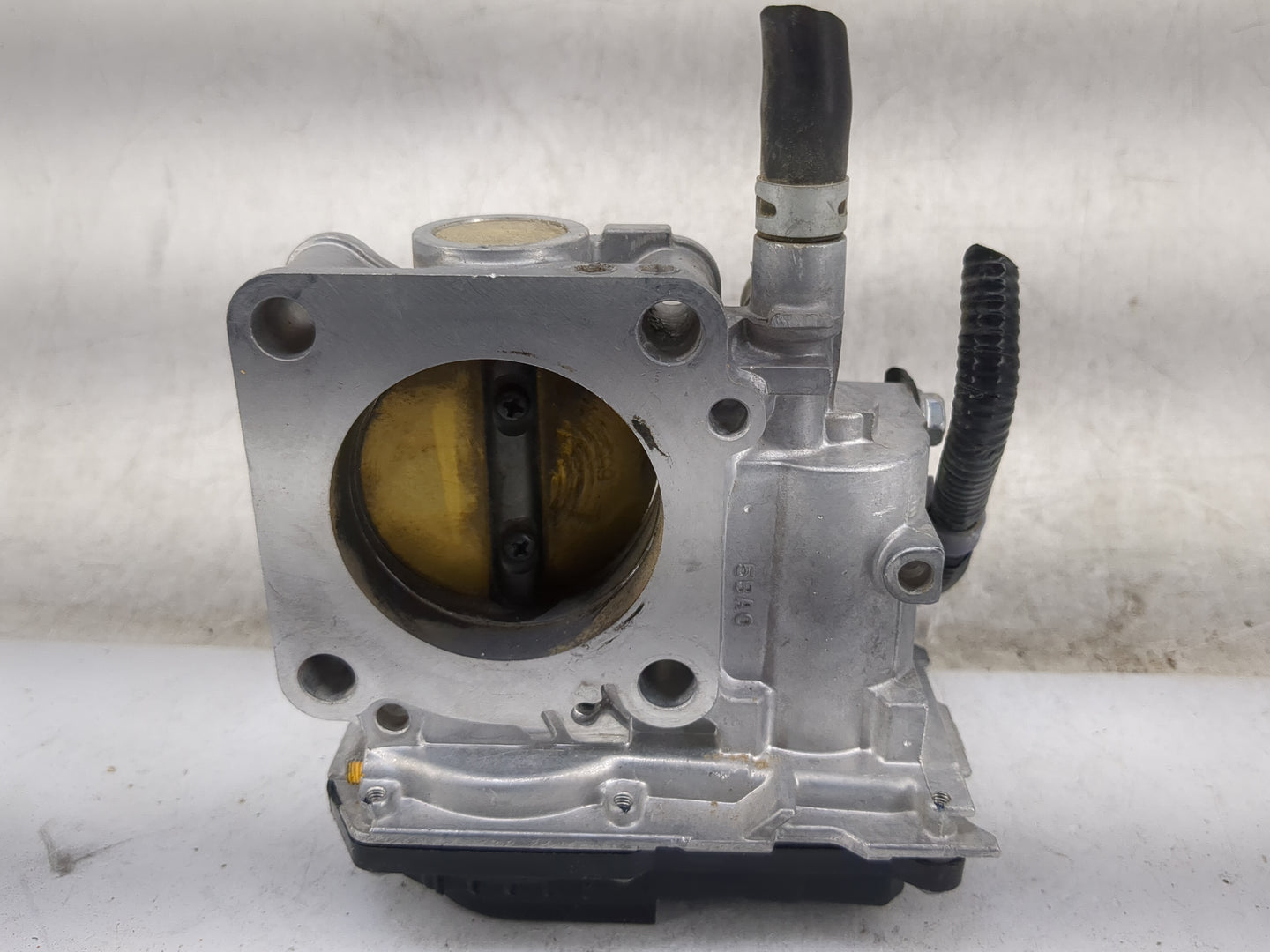 2016-2022 Honda Civic Throttle Body P/N:GMH1A M60926 Fits Fits 2016 2017 2018 2019 2020 2021 2022 OEM Used Auto Parts - Oemu