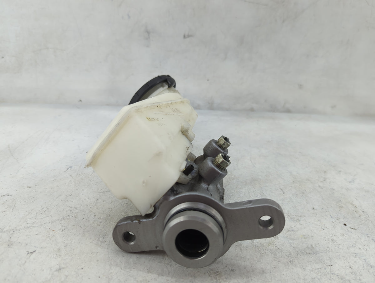 2017 Honda Civic Brake Master Cylinder 1498818 - Oemusedautoparts1.com