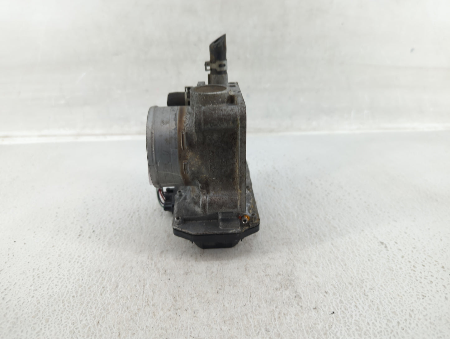 2016-2022 Honda Civic Throttle Body P/N:GMH1A M101111 Fits Fits 2016 2017 2018 2019 2020 2021 2022 OEM Used Auto Parts - Oem