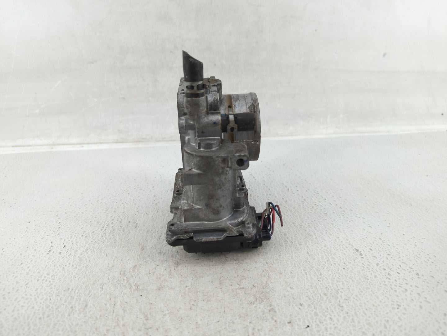 2016-2022 Honda Civic Throttle Body P/N:GMH1A M101111 Fits Fits 2016 2017 2018 2019 2020 2021 2022 OEM Used Auto Parts - Oem