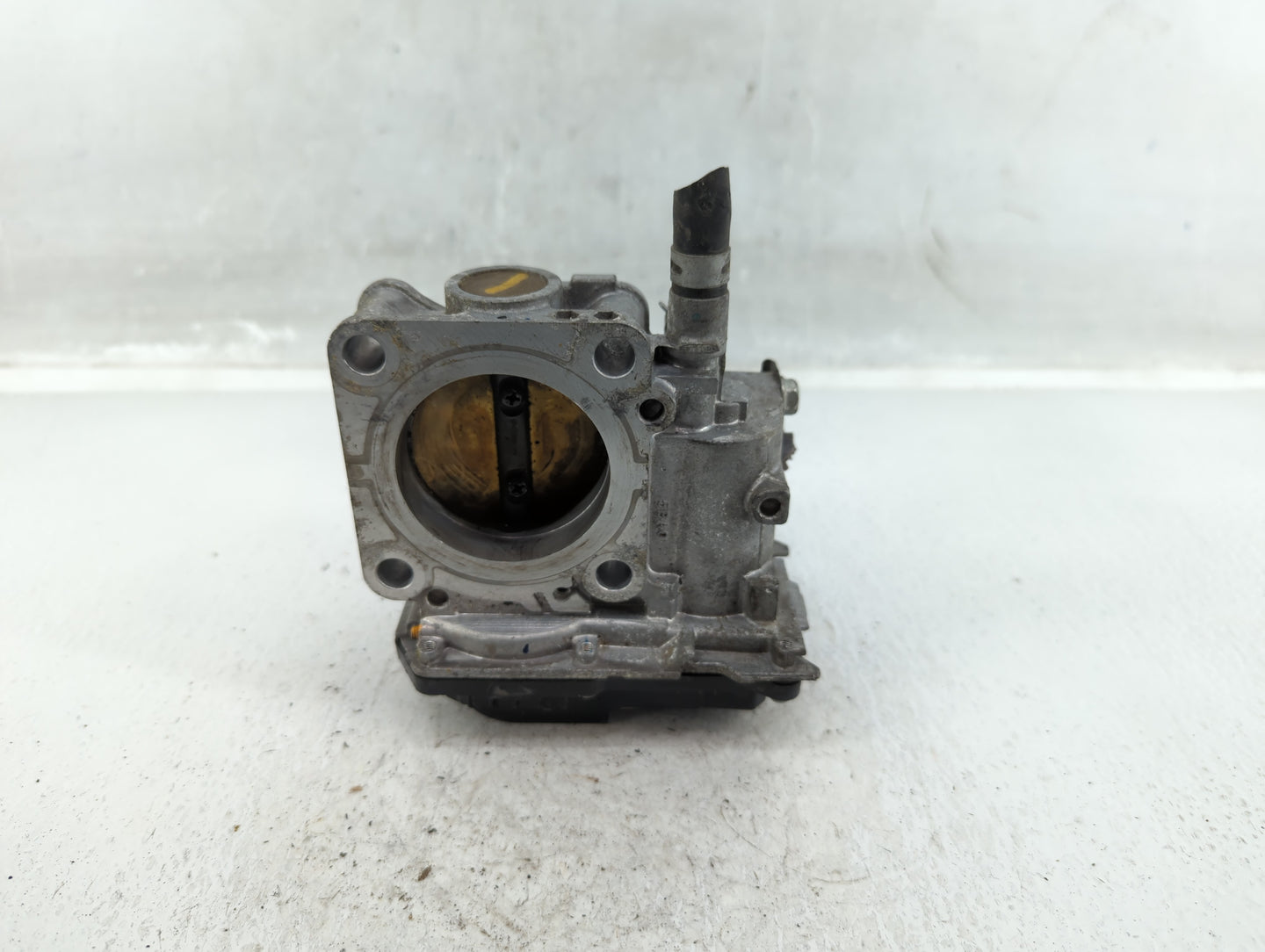 2016-2022 Honda Civic Throttle Body P/N:GMH1A M170512 Fits Fits 2016 2017 2018 2019 2020 2021 2022 OEM Used Auto Parts - Oem