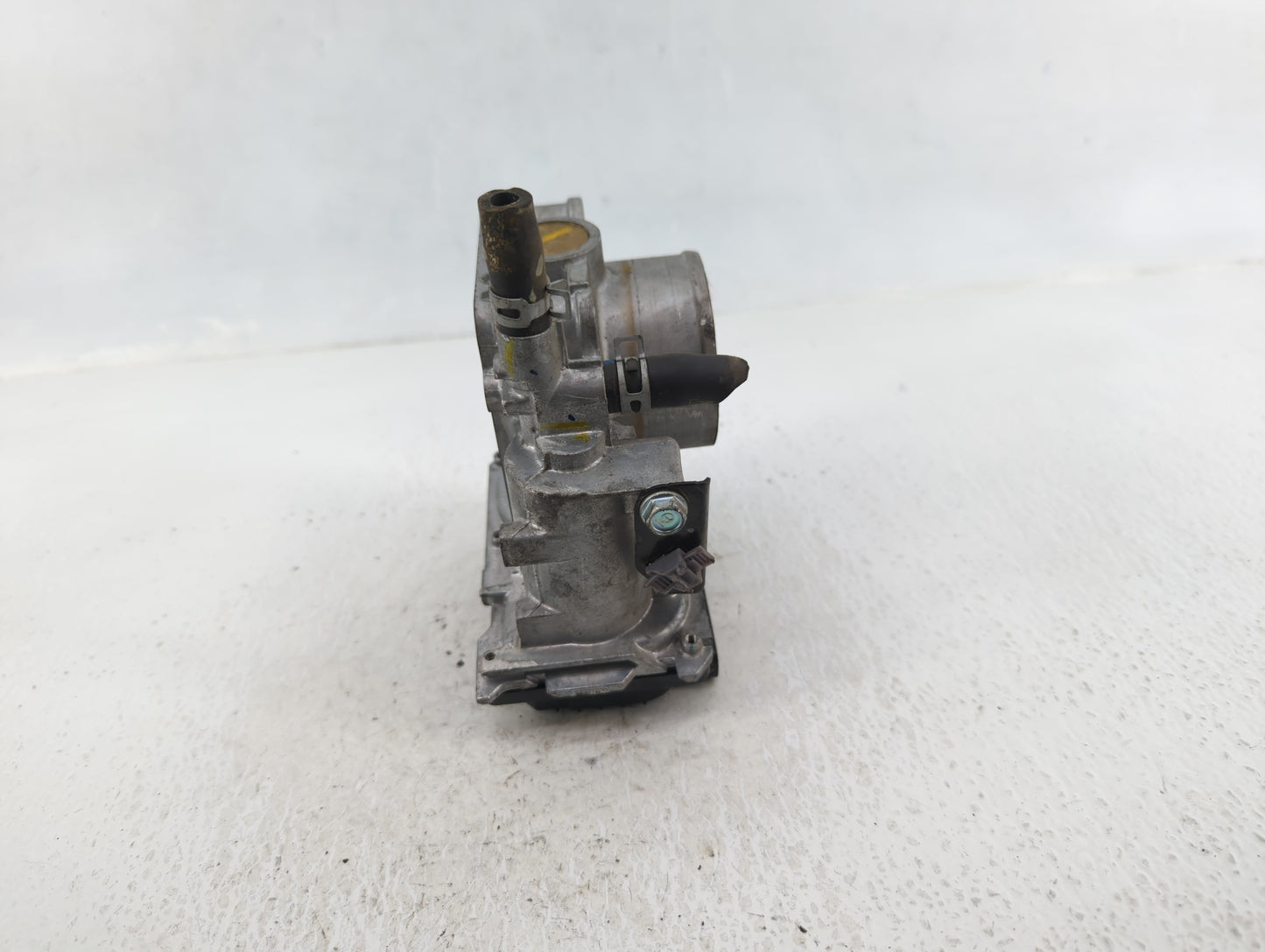 2016-2022 Honda Civic Throttle Body P/N:GMH1A M61005 Fits Fits 2016 2017 2018 2019 2020 2021 2022 OEM Used Auto Parts - Oemu
