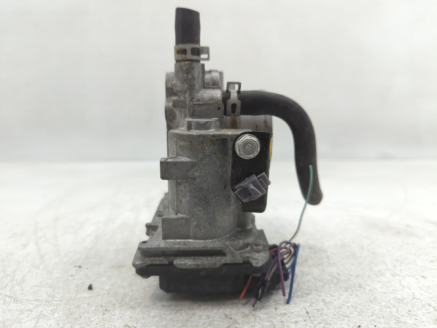 2016-2022 Honda Civic Throttle Body P/N:GMH1A M60923 Fits Fits 2016 2017 2018 2019 2020 2021 2022 OEM Used Auto Parts - Oemu