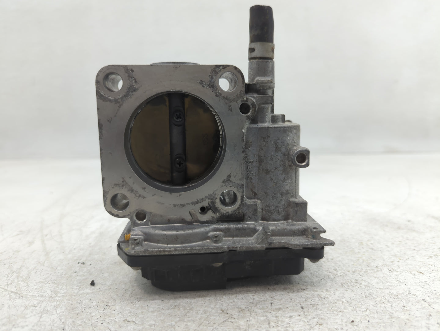 2016-2022 Honda Civic Throttle Body P/N:GMH1A M60923 Fits Fits 2016 2017 2018 2019 2020 2021 2022 OEM Used Auto Parts - Oemu