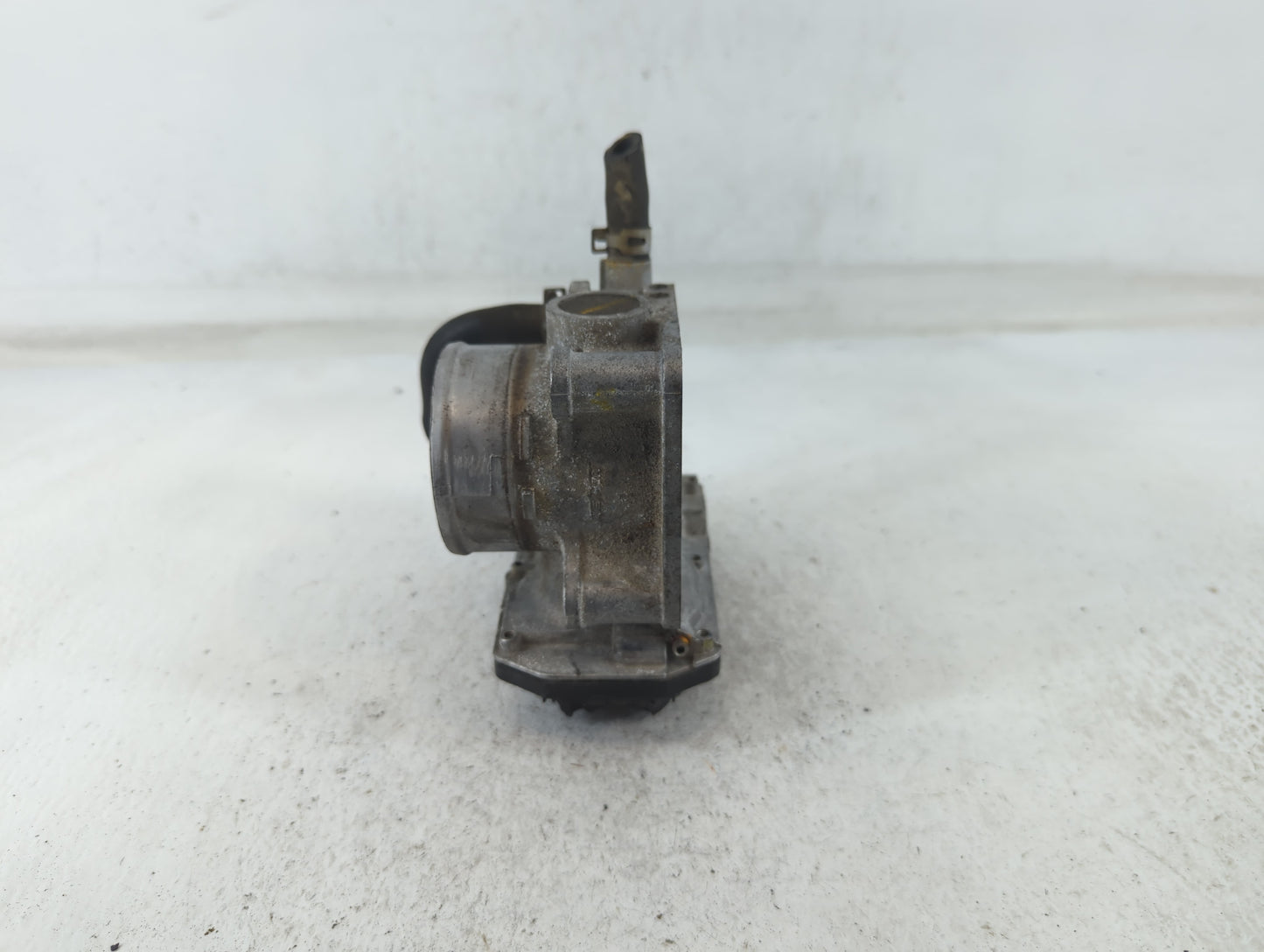2016-2022 Honda Civic Throttle Body P/N:196811 M70522, GMH1A Fits Fits 2016 2017 2018 2019 2020 2021 2022 OEM Used Auto Part