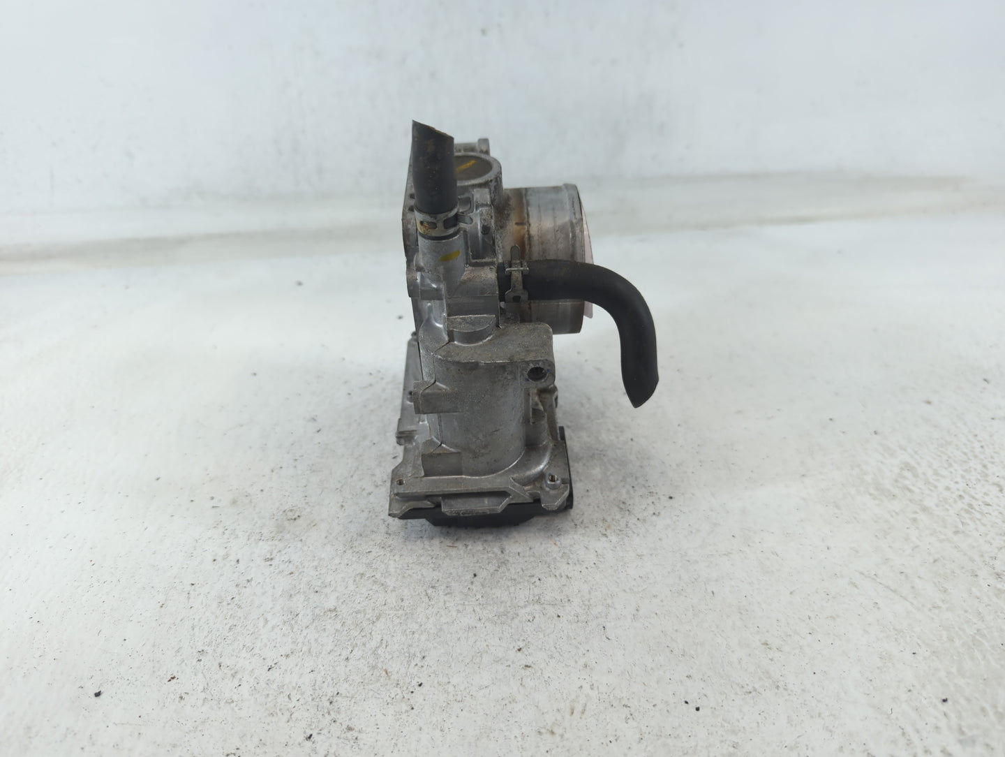2016-2022 Honda Civic Throttle Body P/N:196811 M70522, GMH1A Fits Fits 2016 2017 2018 2019 2020 2021 2022 OEM Used Auto Part