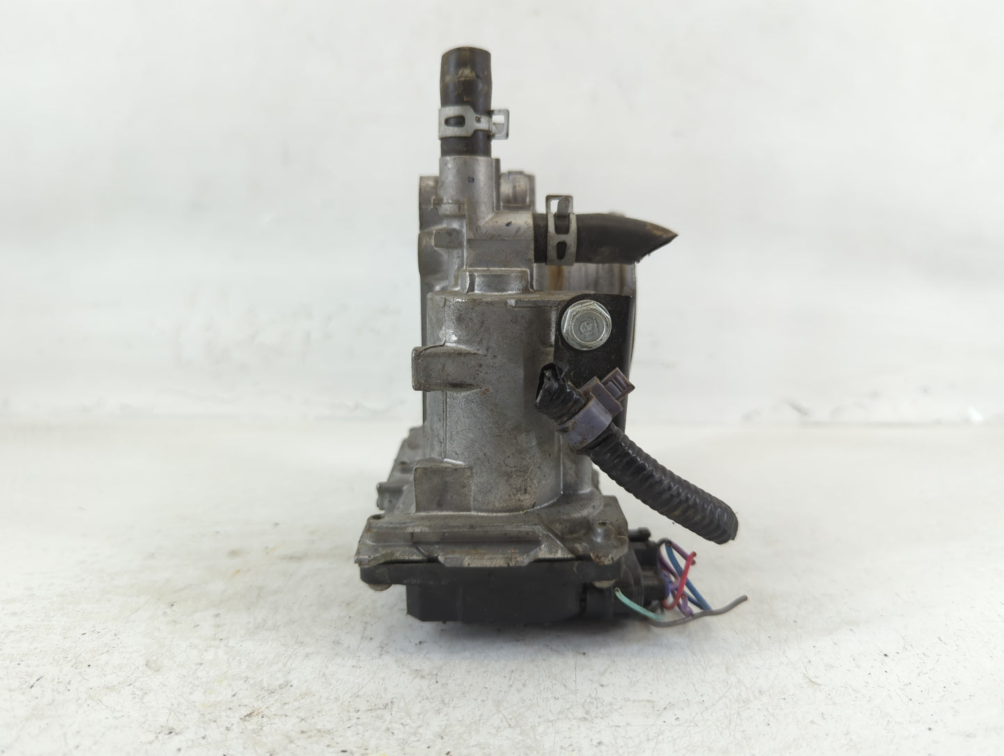 2016-2022 Honda Civic Throttle Body P/N:2262355 M170728, GMH1A Fits Fits 2016 2017 2018 2019 2020 2021 2022 OEM Used Auto Pa