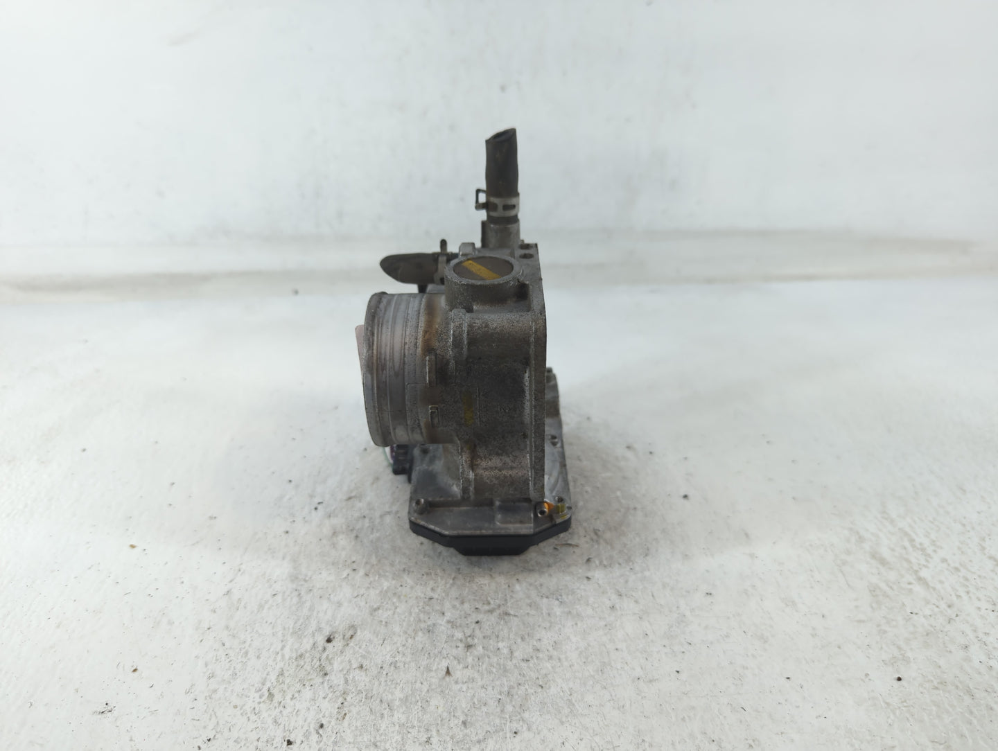 2016-2022 Honda Civic Throttle Body P/N:089331 M70330, GMH1A Fits Fits 2016 2017 2018 2019 2020 2021 2022 OEM Used Auto Part