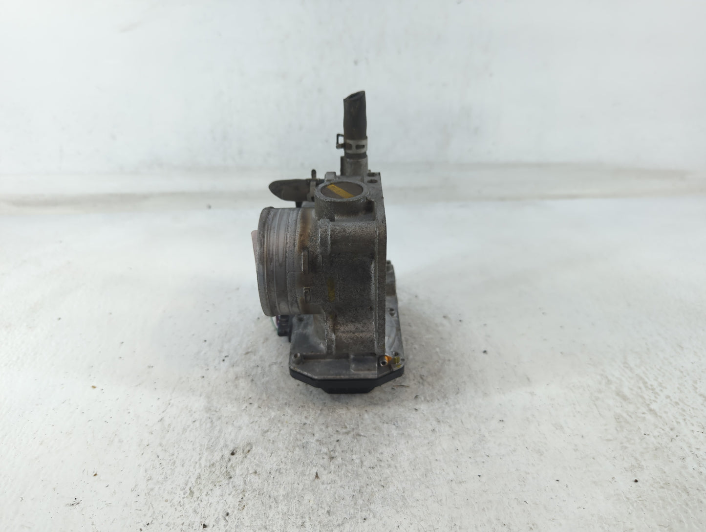 2016-2022 Honda Civic Throttle Body P/N:089331 M70330, GMH1A Fits Fits 2016 2017 2018 2019 2020 2021 2022 OEM Used Auto Part