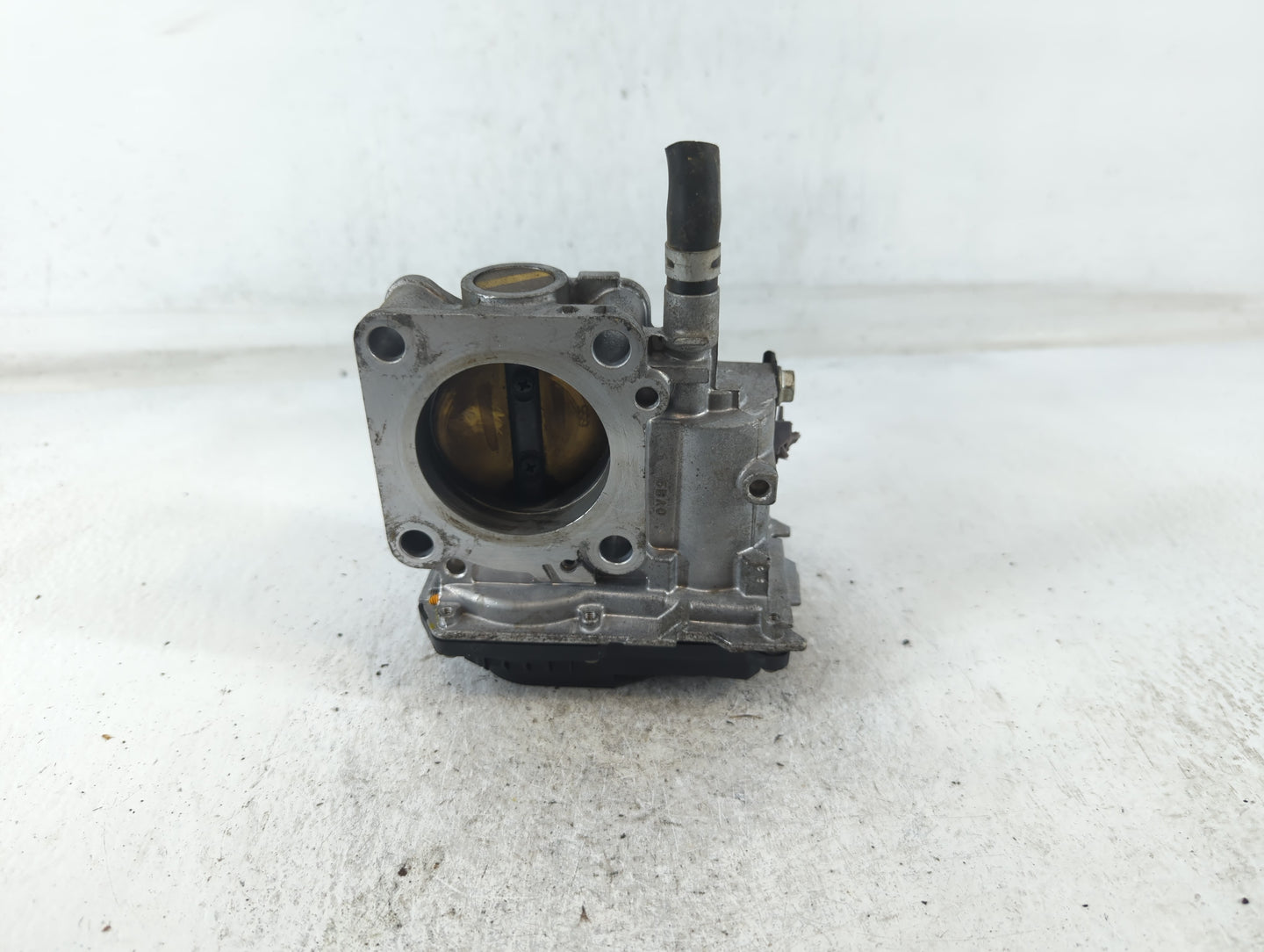 2016-2022 Honda Civic Throttle Body P/N:089331 M70330, GMH1A Fits Fits 2016 2017 2018 2019 2020 2021 2022 OEM Used Auto Part