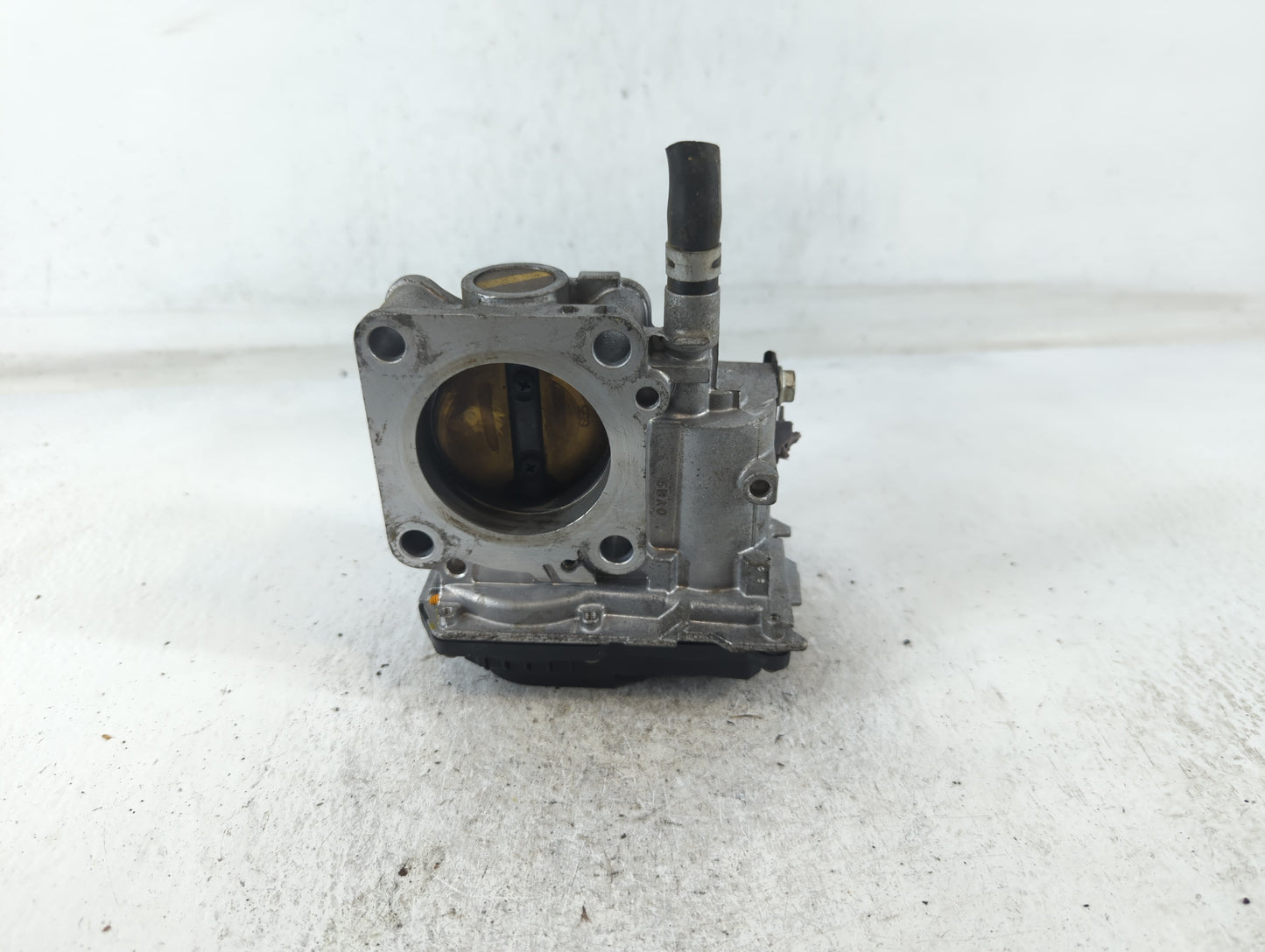 2016-2022 Honda Civic Throttle Body P/N:089331 M70330, GMH1A Fits Fits 2016 2017 2018 2019 2020 2021 2022 OEM Used Auto Part