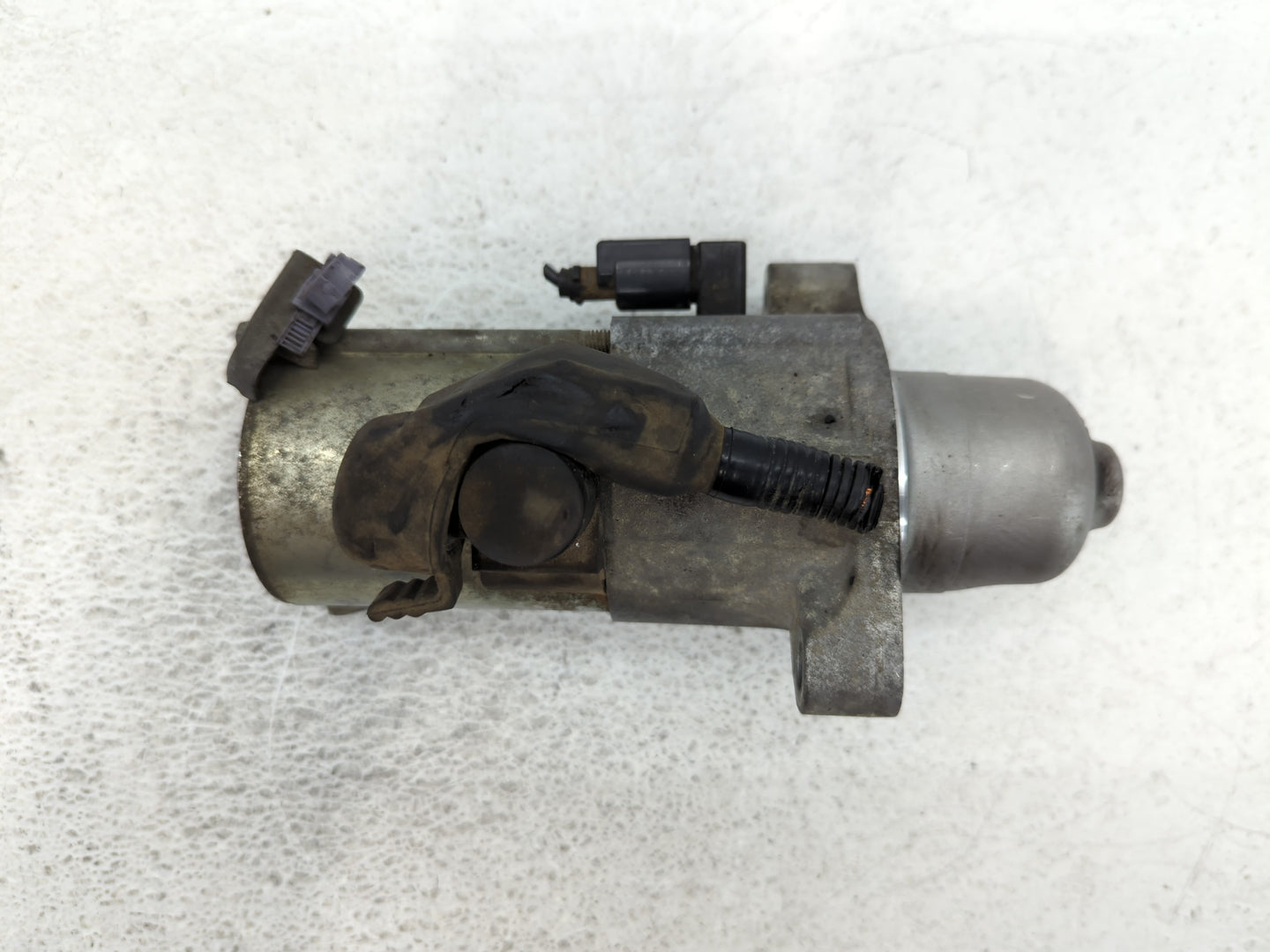 2016-2017 Honda Civic Car Starter Motor Solenoid OEM P/N:SM-75009 Fits Fits 2016 2017 2020 OEM Used Auto Parts - Oemusedauto
