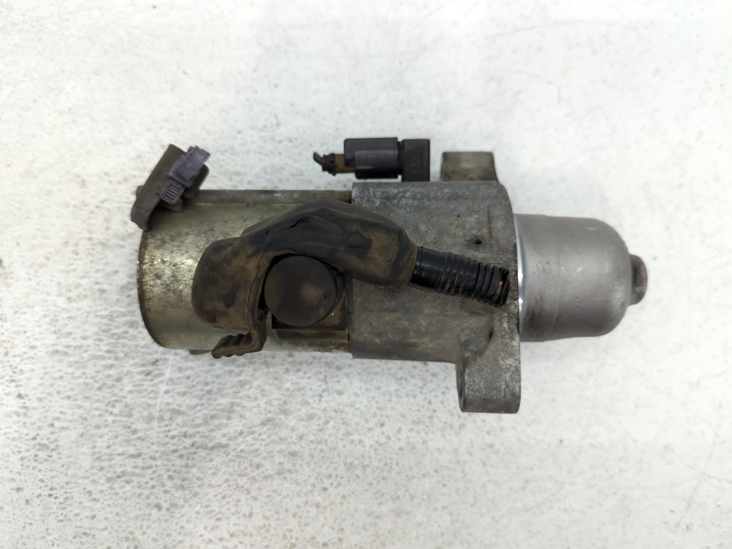 2016-2017 Honda Civic Car Starter Motor Solenoid OEM P/N:SM-75009 Fits Fits 2016 2017 2020 OEM Used Auto Parts - Oemusedauto
