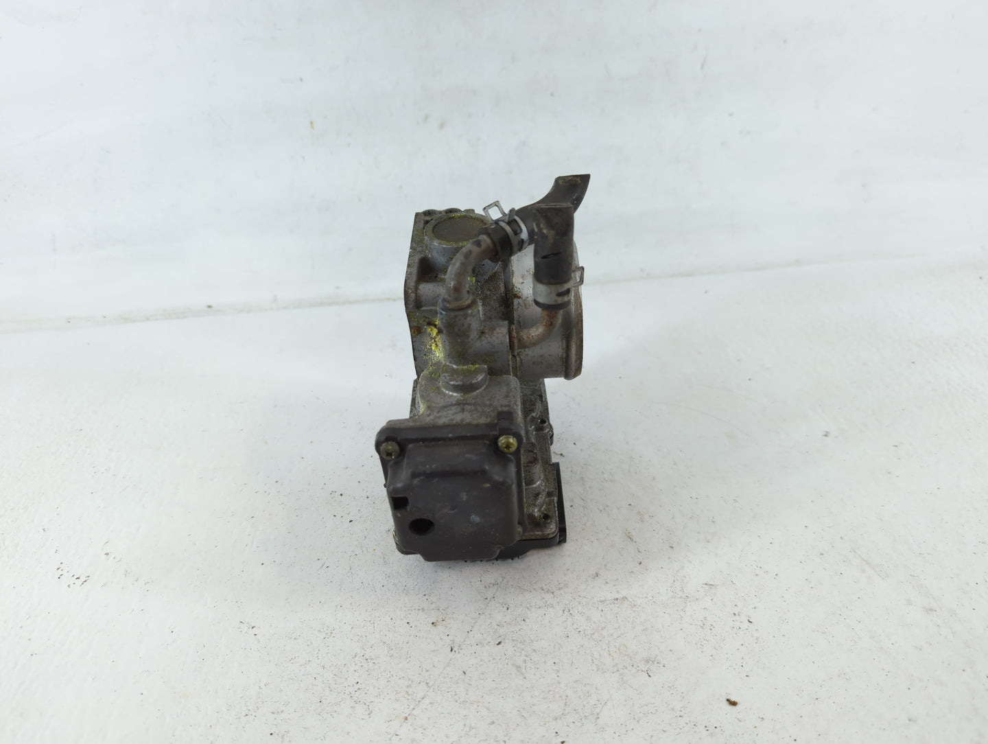 2016-2022 Honda Civic Throttle Body P/N:GMG9A Fits Fits 2016 2017 2018 2019 2020 2021 2022 OEM Used Auto Parts - Oemusedauto