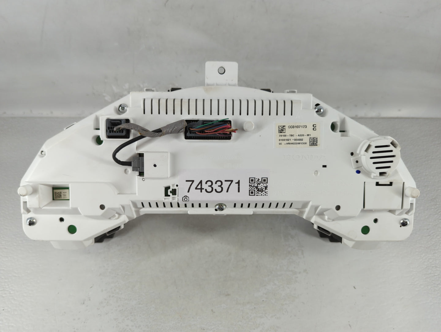 2016-2017 Honda Civic Instrument Cluster Speedometer Gauges P/N:CC0107173 78100-TBC-A320-M1 Fits Fits 2016 2017 OEM Used Aut