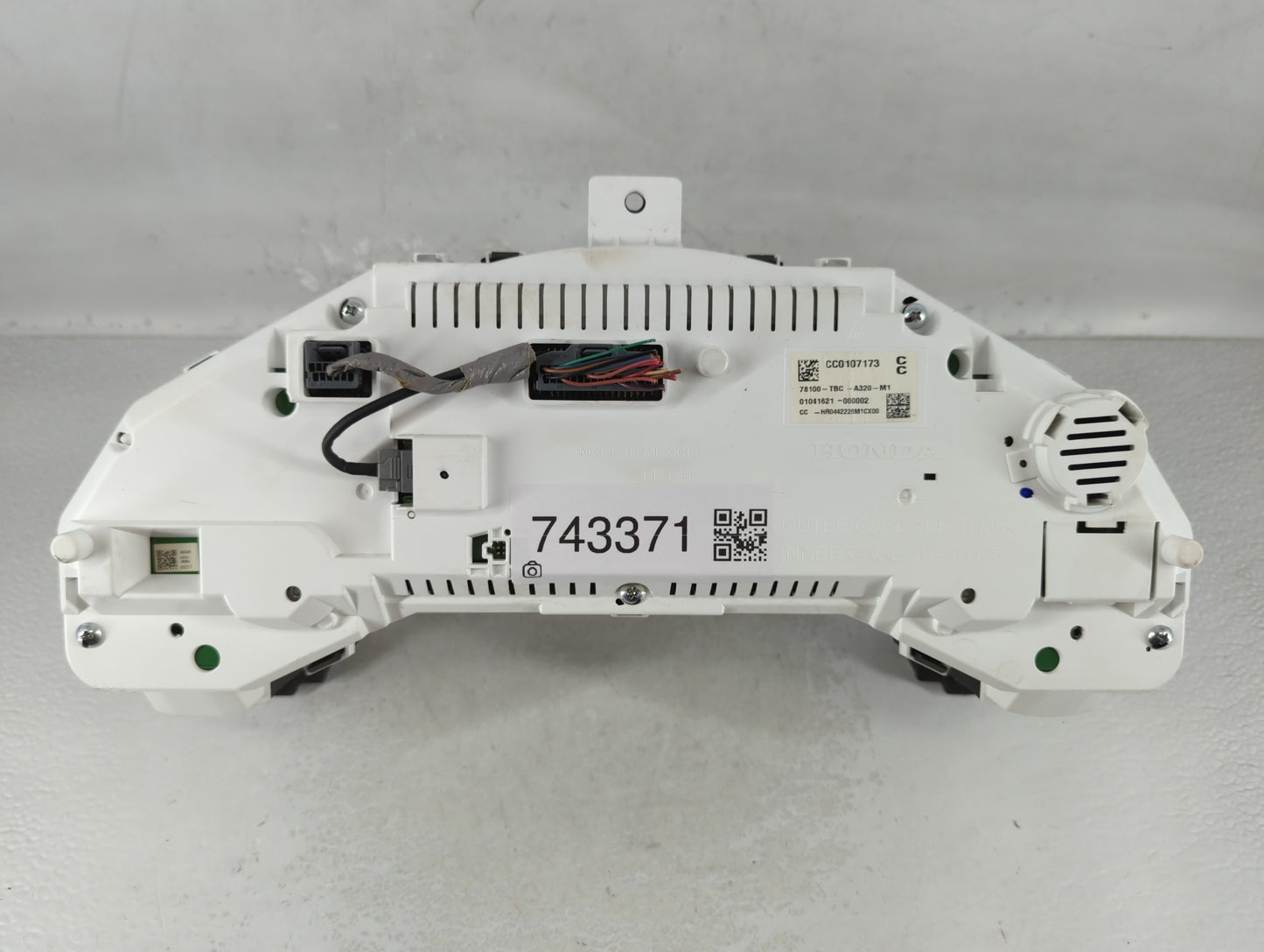 2016-2017 Honda Civic Instrument Cluster Speedometer Gauges P/N:CC0107173 78100-TBC-A320-M1 Fits Fits 2016 2017 OEM Used Aut