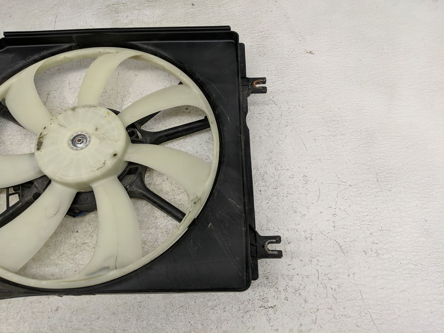 2017-2019 Honda Cr-V Electric Radiator Cooling Fan Motor Assembly P/N:AA022740-6750 Fits Fits 2017 2018 2019 OEM Used Auto P