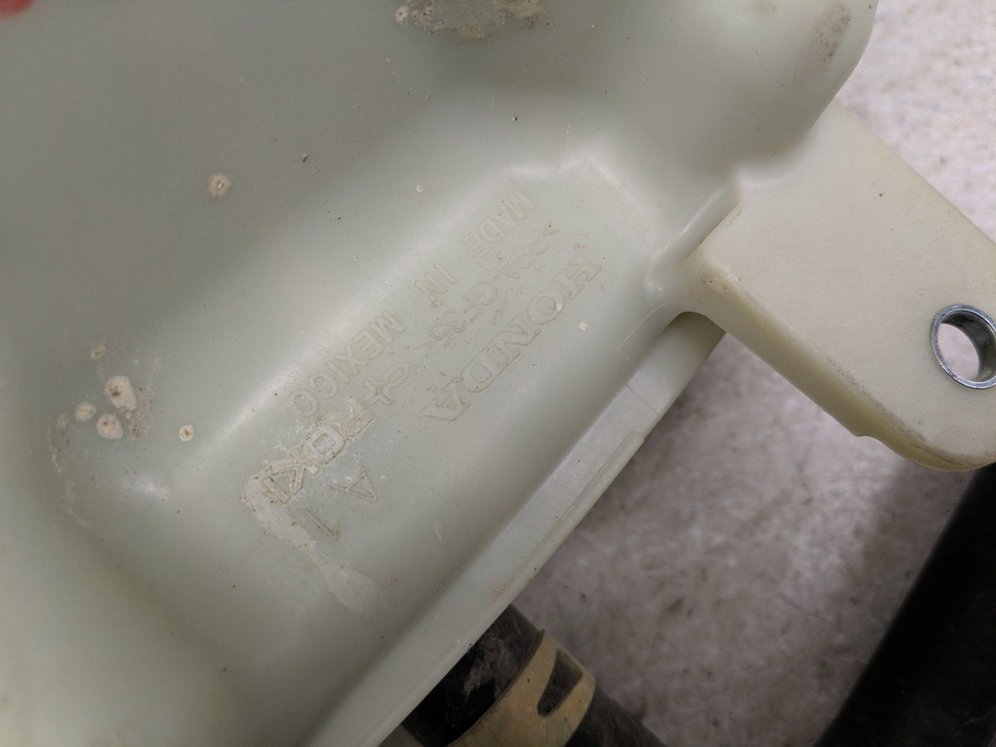 2020-2022 Honda Cr-v Radiator Coolant Overflow Expansion Tank Bottle 1313095 - Oemusedautoparts1.com