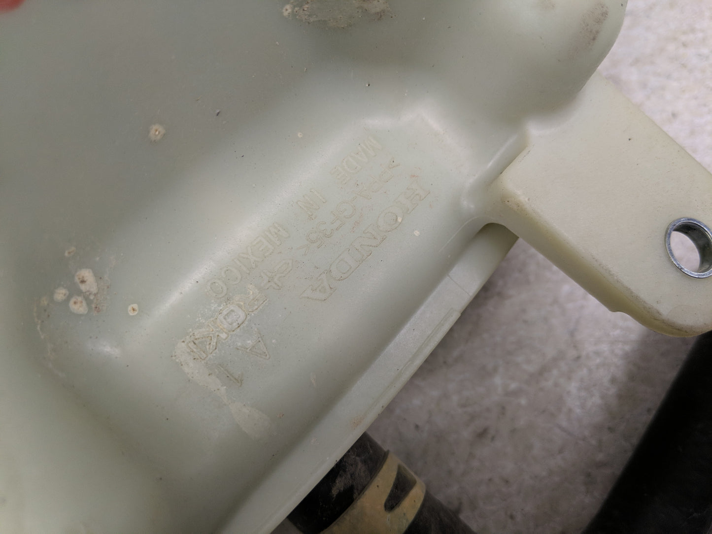 2020-2022 Honda Cr-v Radiator Coolant Overflow Expansion Tank Bottle 1313095 - Oemusedautoparts1.com