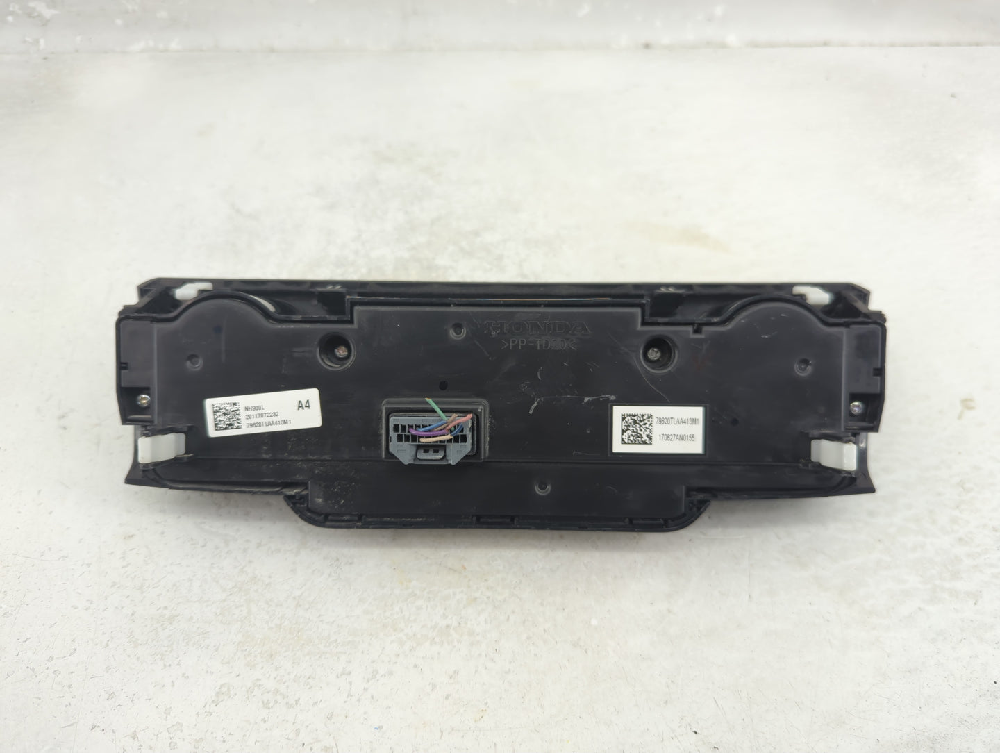 2017-2022 Honda Cr-V Climate Control Module Temperature AC/Heater Replacement P/N:79620TLAA413M1 Fits OEM Used Auto Parts - 