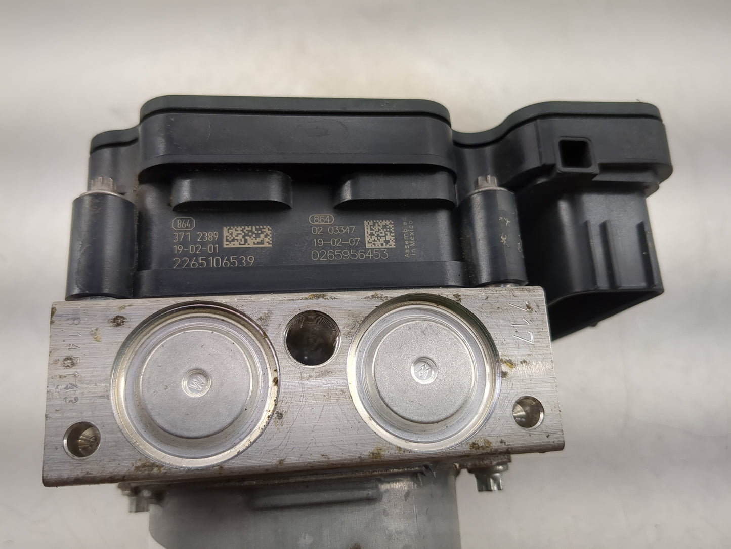 2017-2019 Honda Cr-V ABS Pump Control Module Replacement P/N:57110-TLA-A960-M1 Fits Fits 2017 2018 2019 OEM Used Auto Parts 