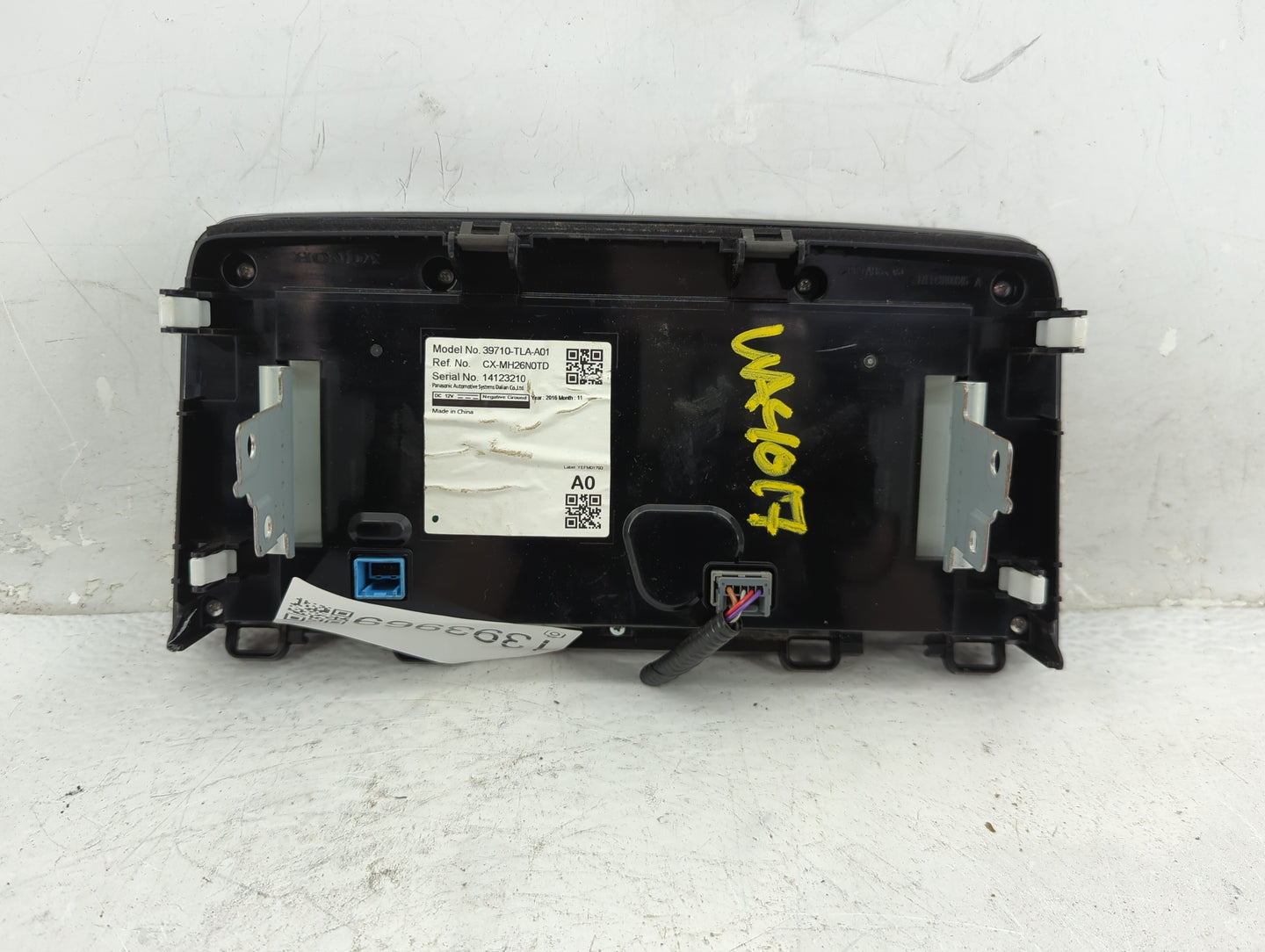 2017 Honda Cr-V Radio AM FM Cd Player Receiver Replacement P/N:39710-TLA-A01 Fits OEM Used Auto Parts - Oemusedautoparts1.co