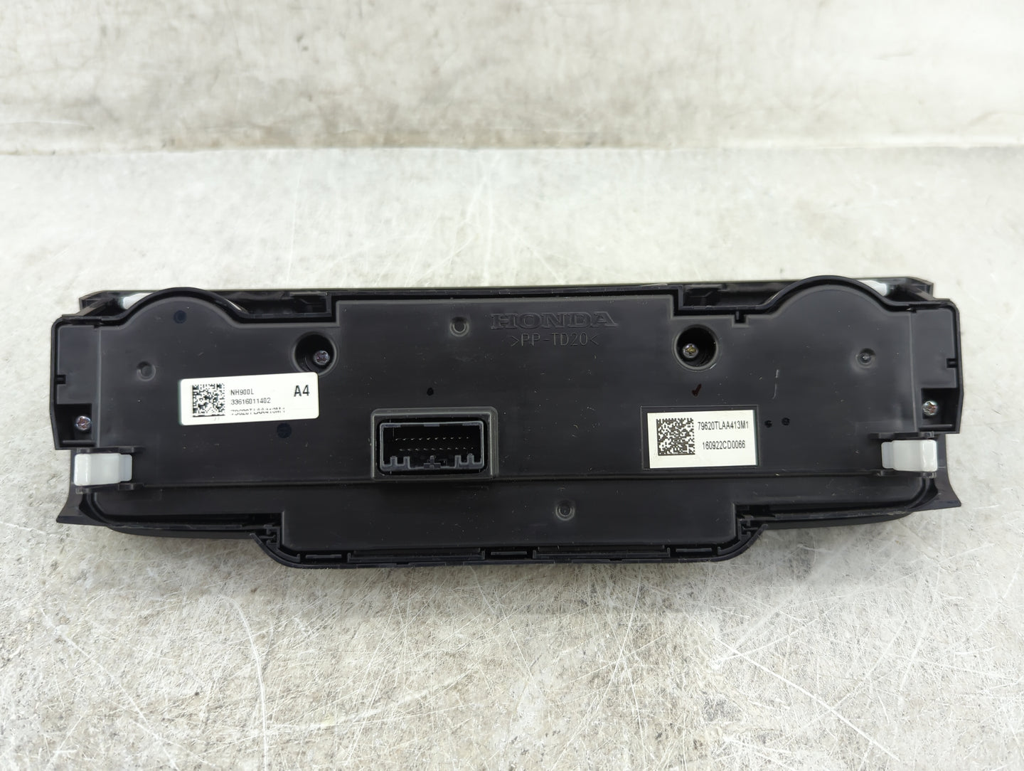2017-2022 Honda Cr-V Climate Control Module Temperature AC/Heater Replacement P/N:79620TLAA413M1 33616011402 Fits OEM Used A