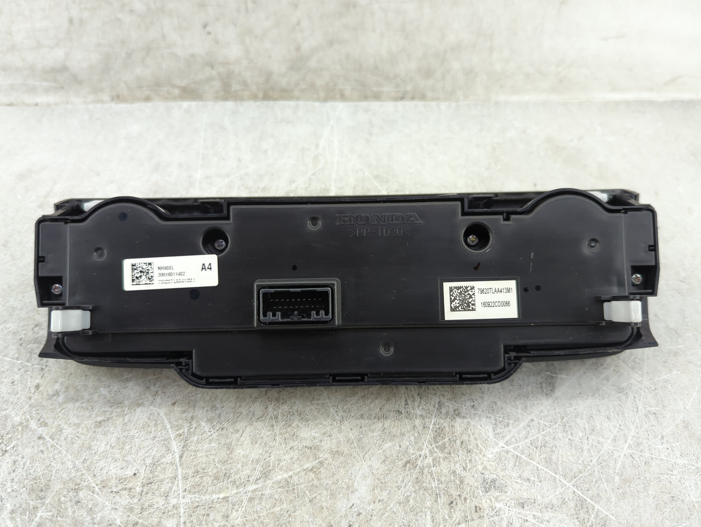 2017-2022 Honda Cr-V Climate Control Module Temperature AC/Heater Replacement P/N:79620TLAA413M1 33616011402 Fits OEM Used A