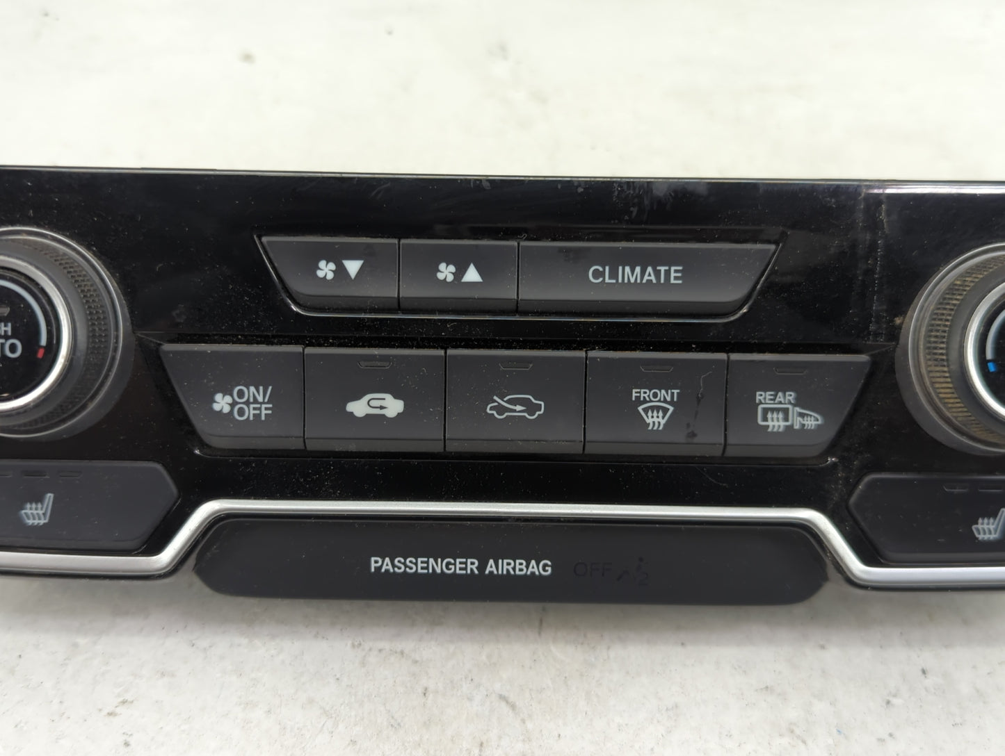 2017 Honda Cr-V Climate Control Module Temperature AC/Heater Replacement P/N:79620TLAA413M1 25717110137 Fits OEM Used Auto P