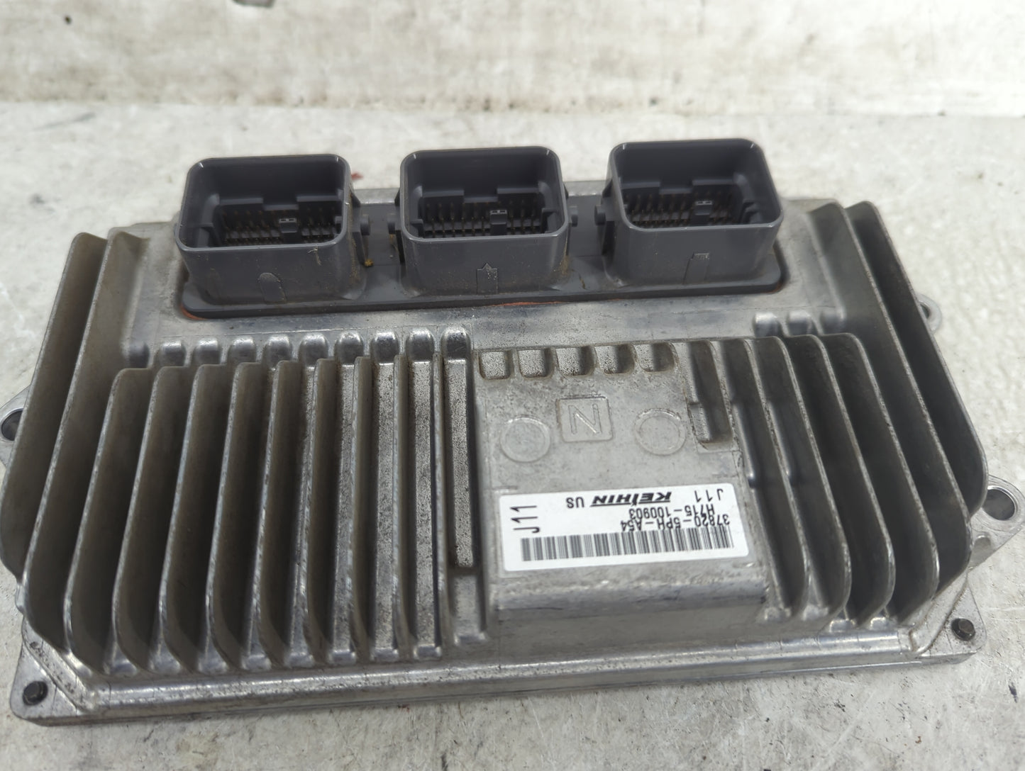 2017-2018 Honda Cr-V PCM Engine Control Computer ECU ECM PCU OEM P/N:37820-5PH-A54 Fits Fits 2017 2018 OEM Used Auto Parts -