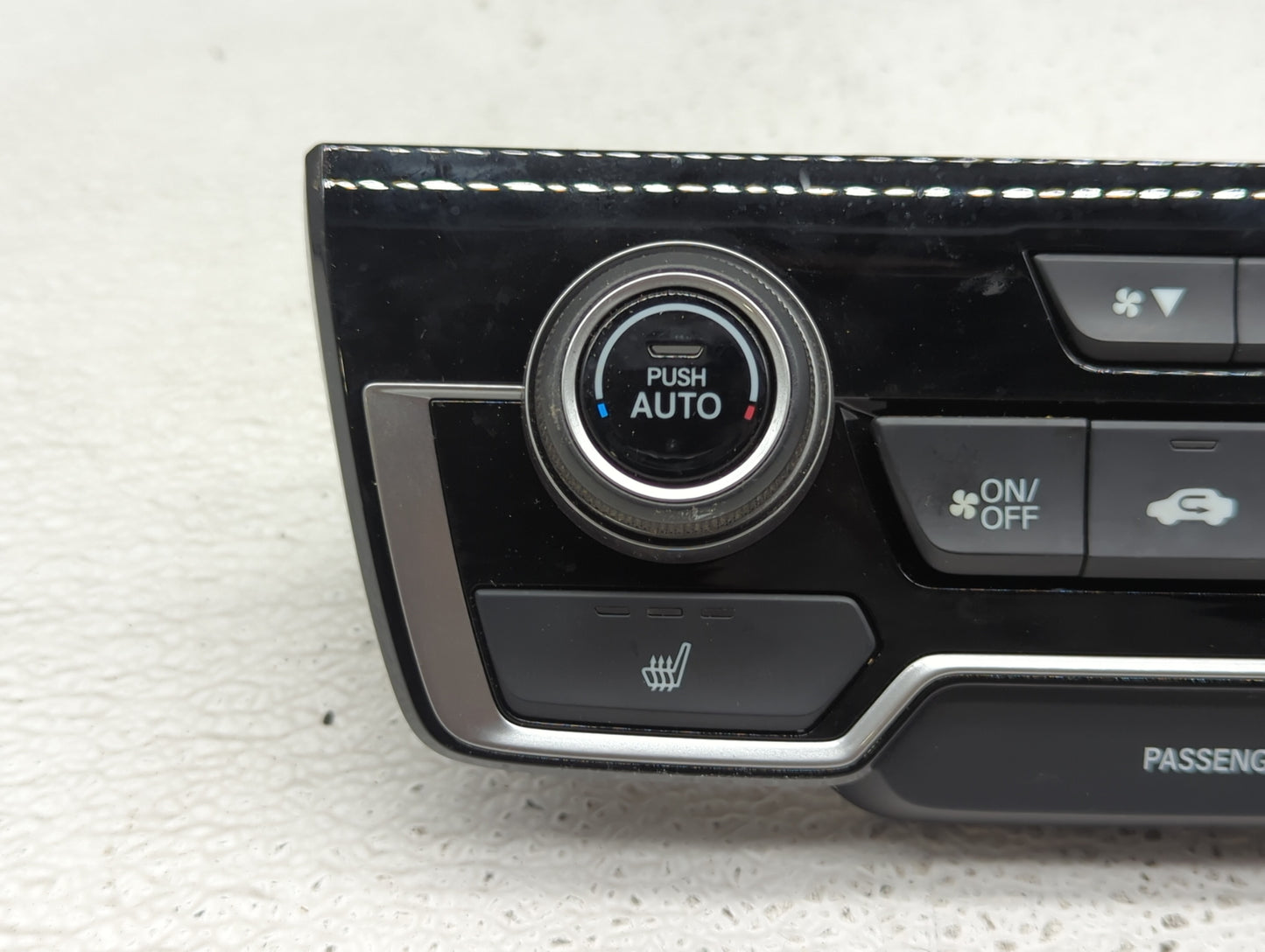 2017 Honda Cr-V Climate Control Module Temperature AC/Heater Replacement P/N:79620TLAA413M1 25717110137 Fits OEM Used Auto P