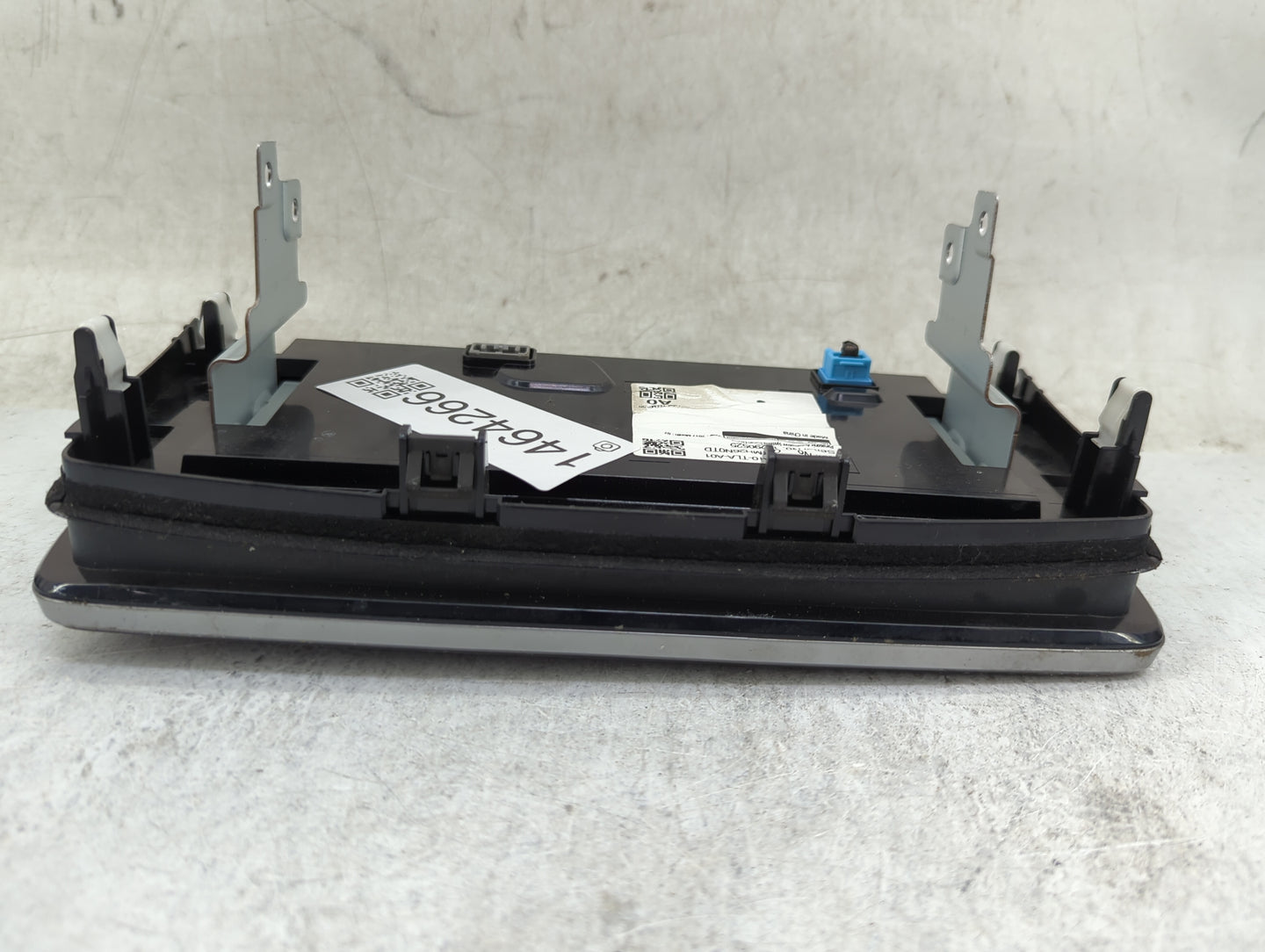 2017 Honda Cr-V Radio AM FM Cd Player Receiver Replacement P/N:39710-TLA-A01 Fits OEM Used Auto Parts - Oemusedautoparts1.co