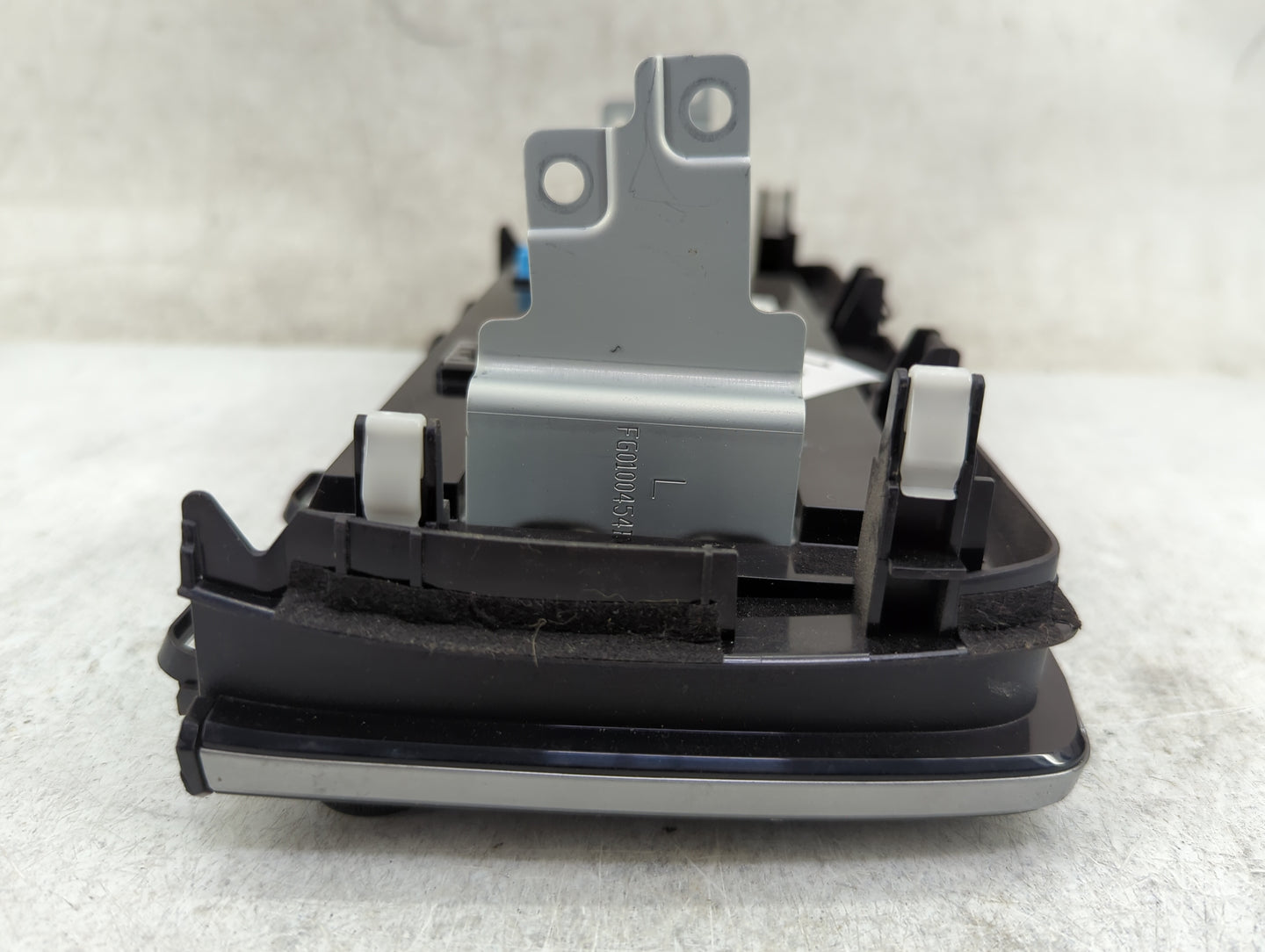 2017 Honda Cr-V Radio AM FM Cd Player Receiver Replacement P/N:39710-TLA-A01 Fits OEM Used Auto Parts - Oemusedautoparts1.co