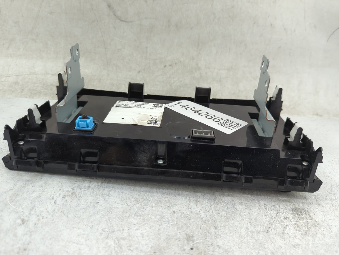 2017 Honda Cr-V Radio AM FM Cd Player Receiver Replacement P/N:39710-TLA-A01 Fits OEM Used Auto Parts - Oemusedautoparts1.co