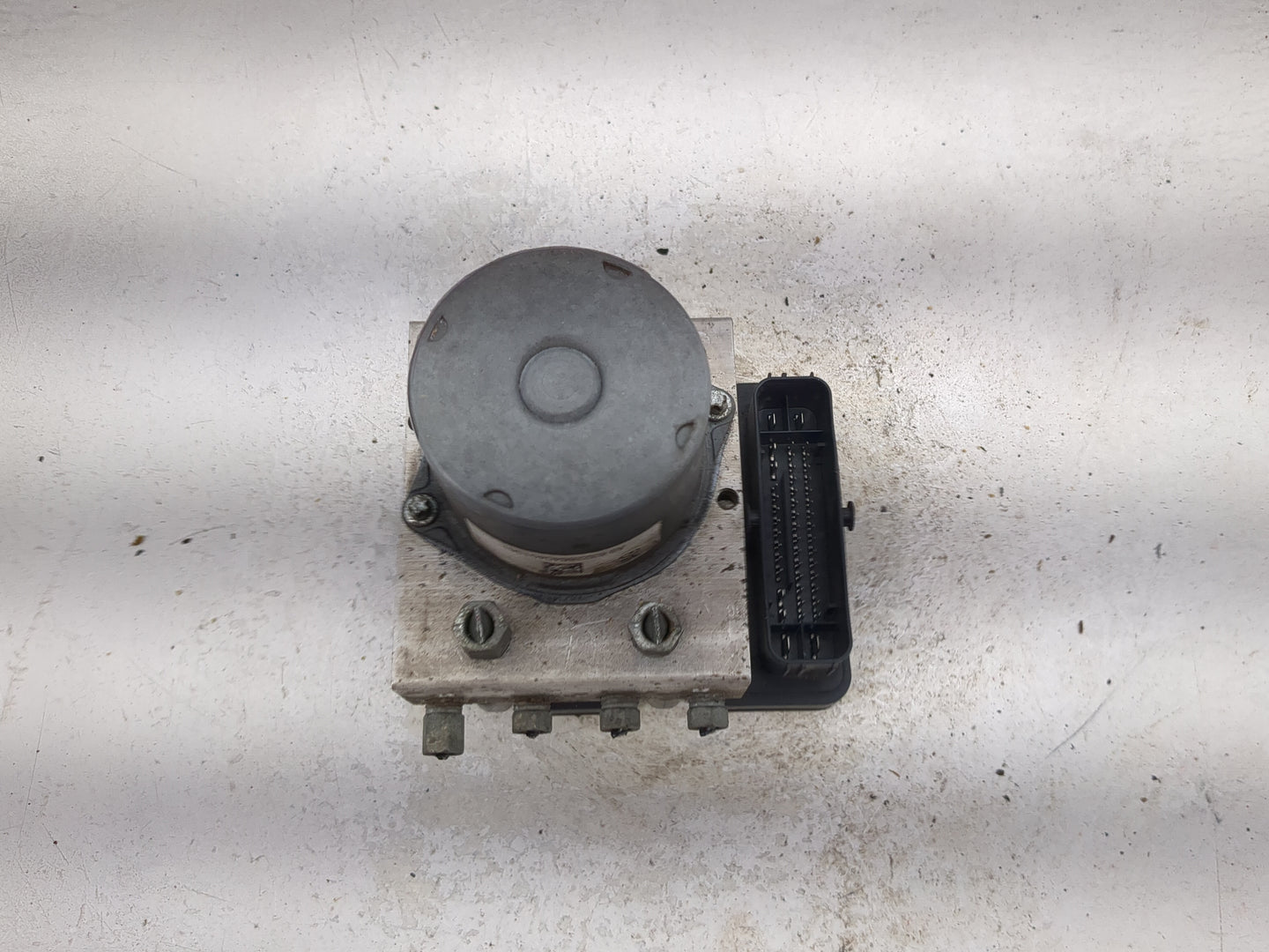 2017-2019 Honda Cr-V ABS Pump Control Module Replacement P/N:A9 63228640401361 Fits Fits 2017 2018 2019 OEM Used Auto Parts 