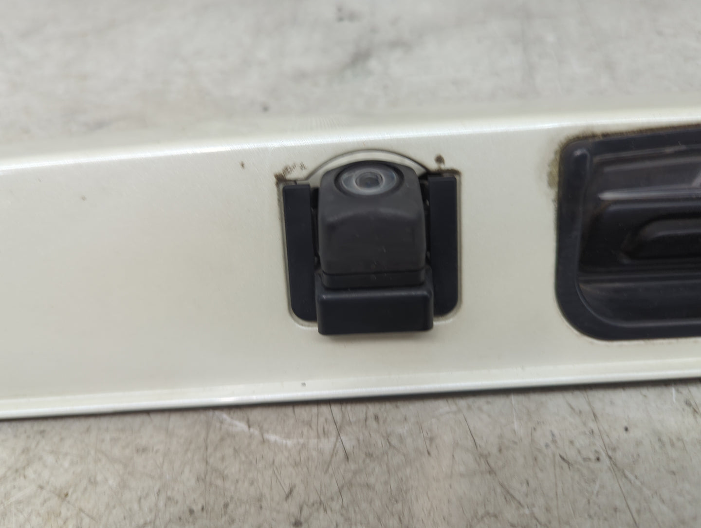 2017-2018 Honda Cr-v Backup Camera Or Backup Sensor White - Oemusedautoparts1.com