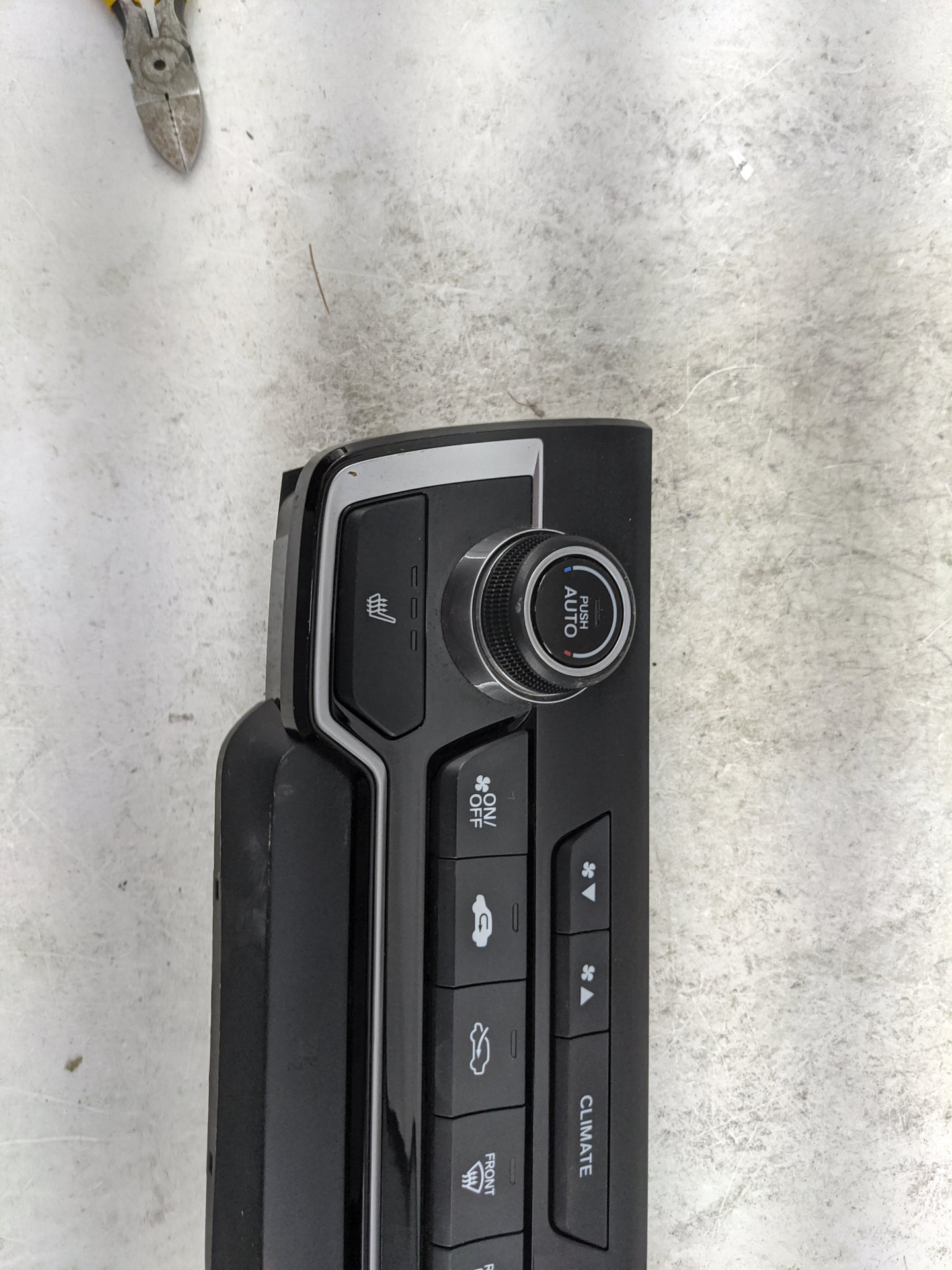 2017-2019 Honda Cr-V Climate Control Module Temperature AC/Heater Replacement P/N:79620TLAC413M1 Fits Fits 2017 2018 2019 OE