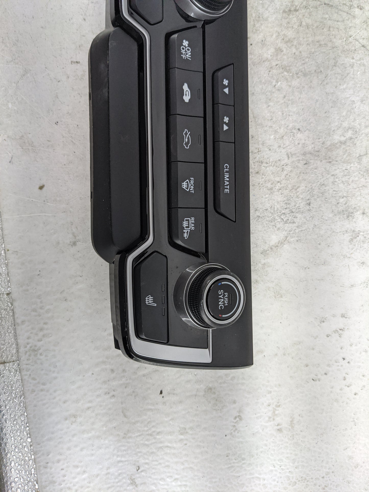 2017-2019 Honda Cr-V Climate Control Module Temperature AC/Heater Replacement P/N:79620TLAC413M1 Fits Fits 2017 2018 2019 OE