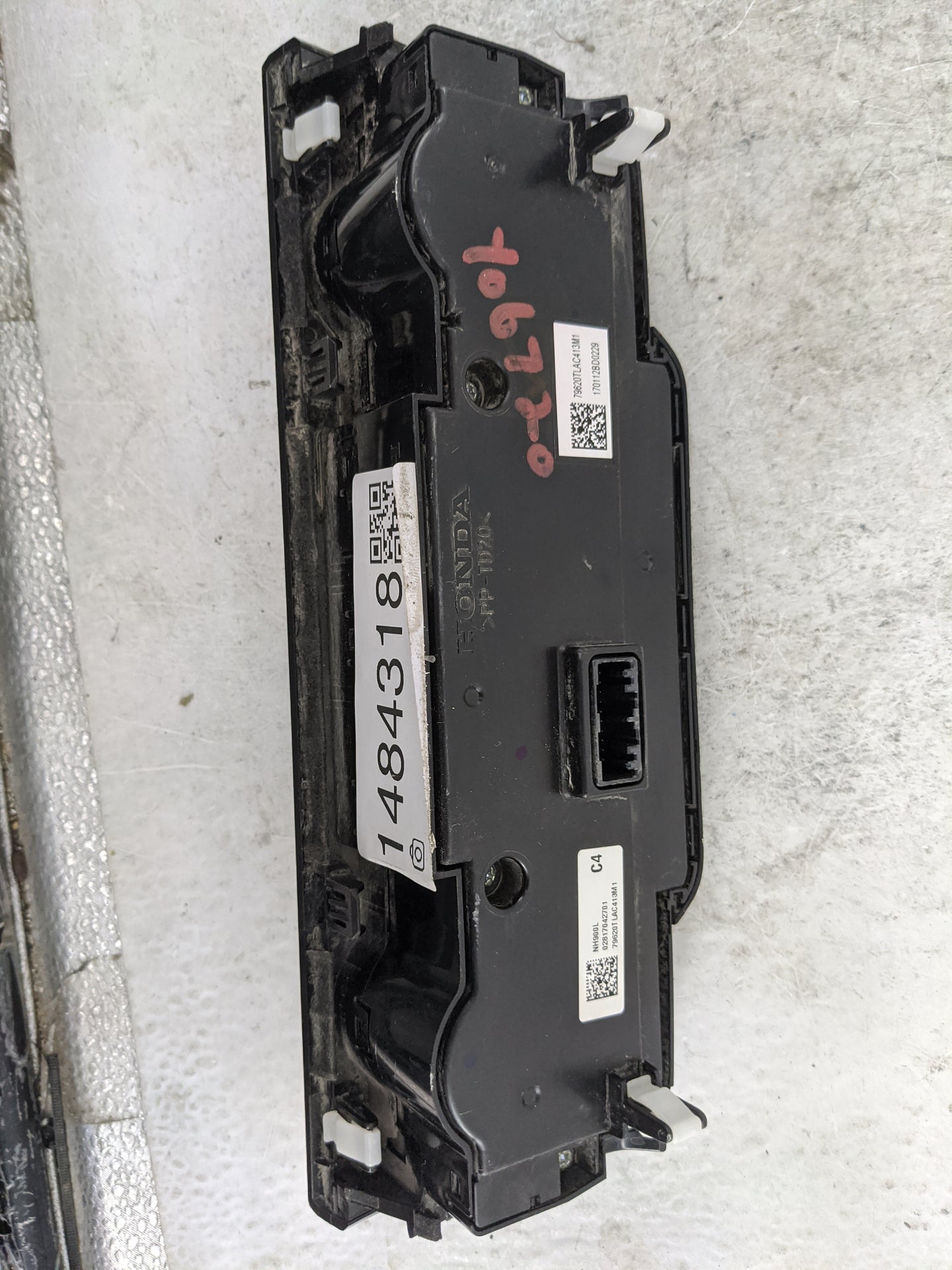 2017-2019 Honda Cr-V Climate Control Module Temperature AC/Heater Replacement P/N:79620TLAC413M1 Fits Fits 2017 2018 2019 OE
