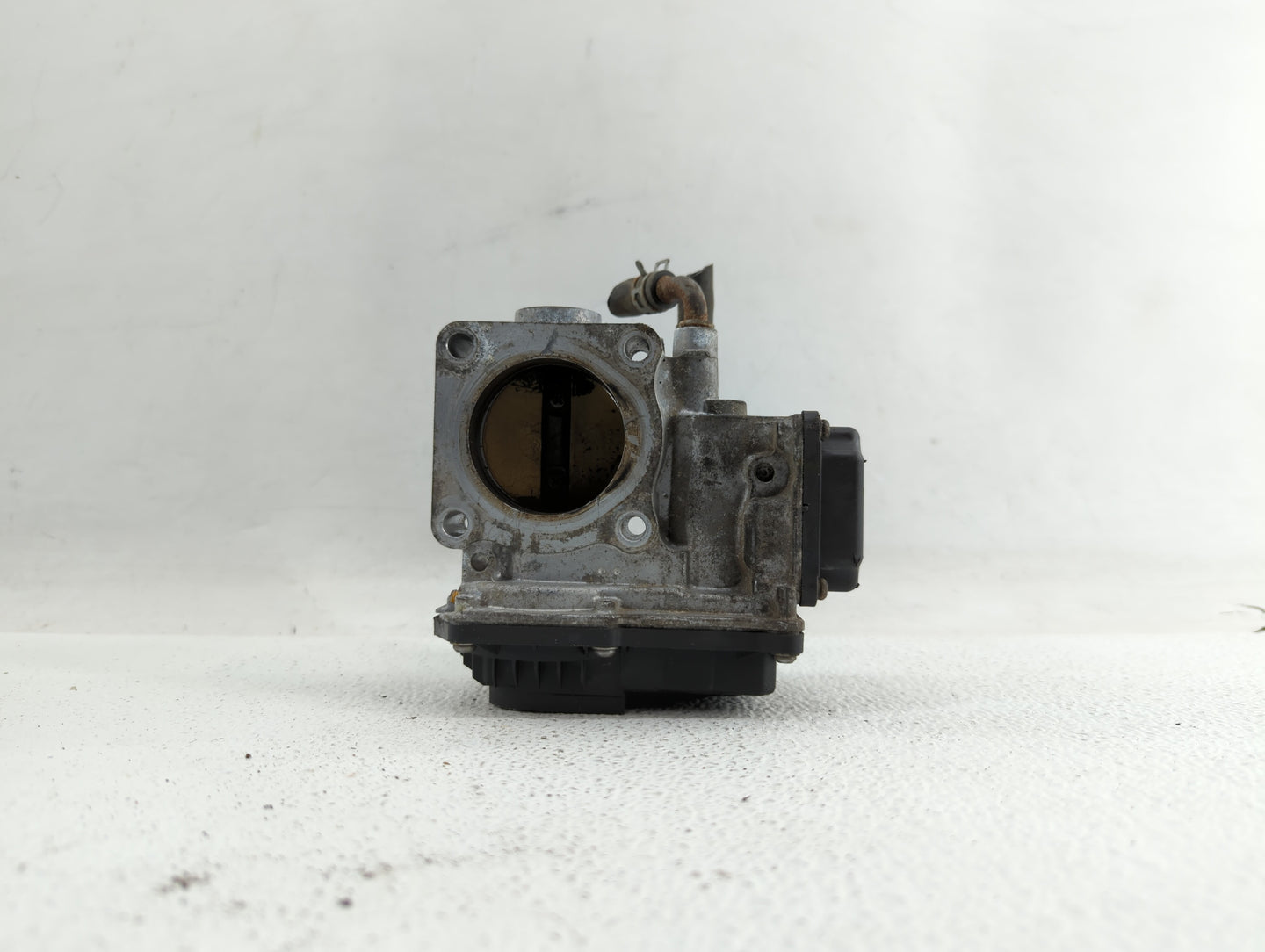 2017-2018 Honda Cr-V Throttle Body P/N:GMG9A Fits Fits 2016 2017 2018 2019 OEM Used Auto Parts - Oemusedautoparts1.com