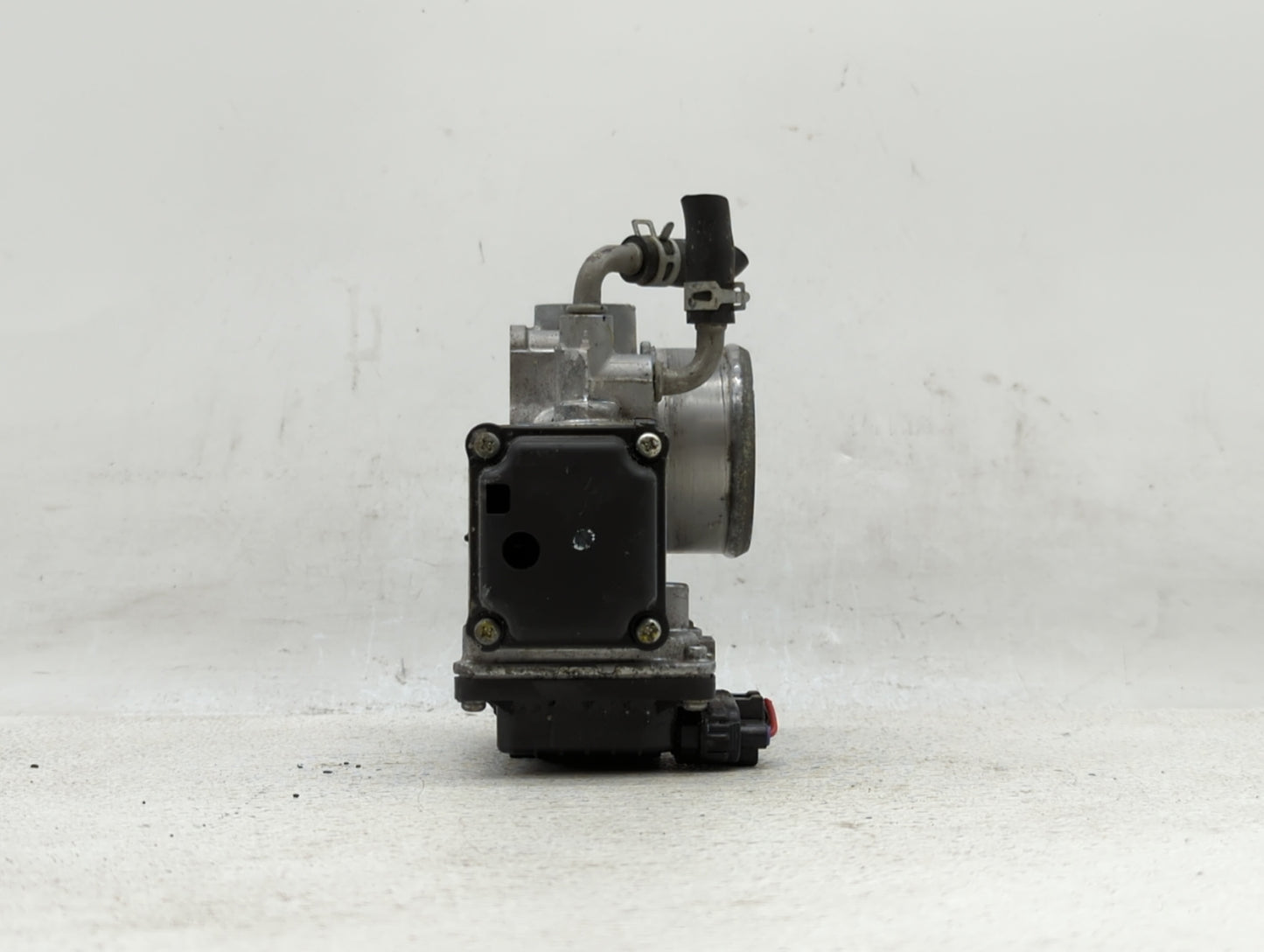2017-2018 Honda Cr-V Throttle Body P/N:GMG9A Fits Fits 2016 2017 2018 2019 OEM Used Auto Parts - Oemusedautoparts1.com