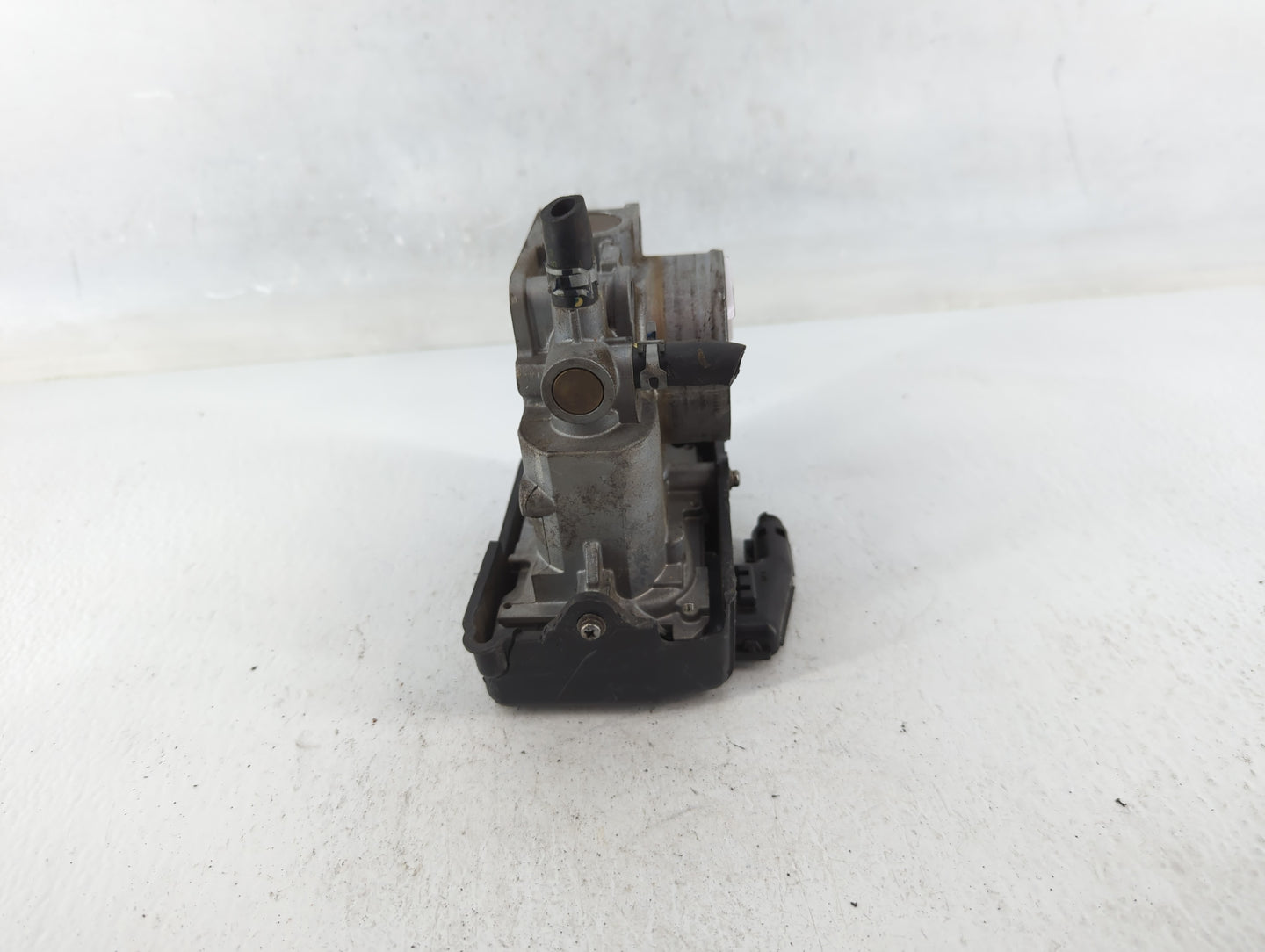2015-2019 Honda Cr-V Throttle Body P/N:U38484724789 Fits Fits 2013 2014 2015 2016 2017 2018 2019 2020 2021 2022 OEM Used Aut