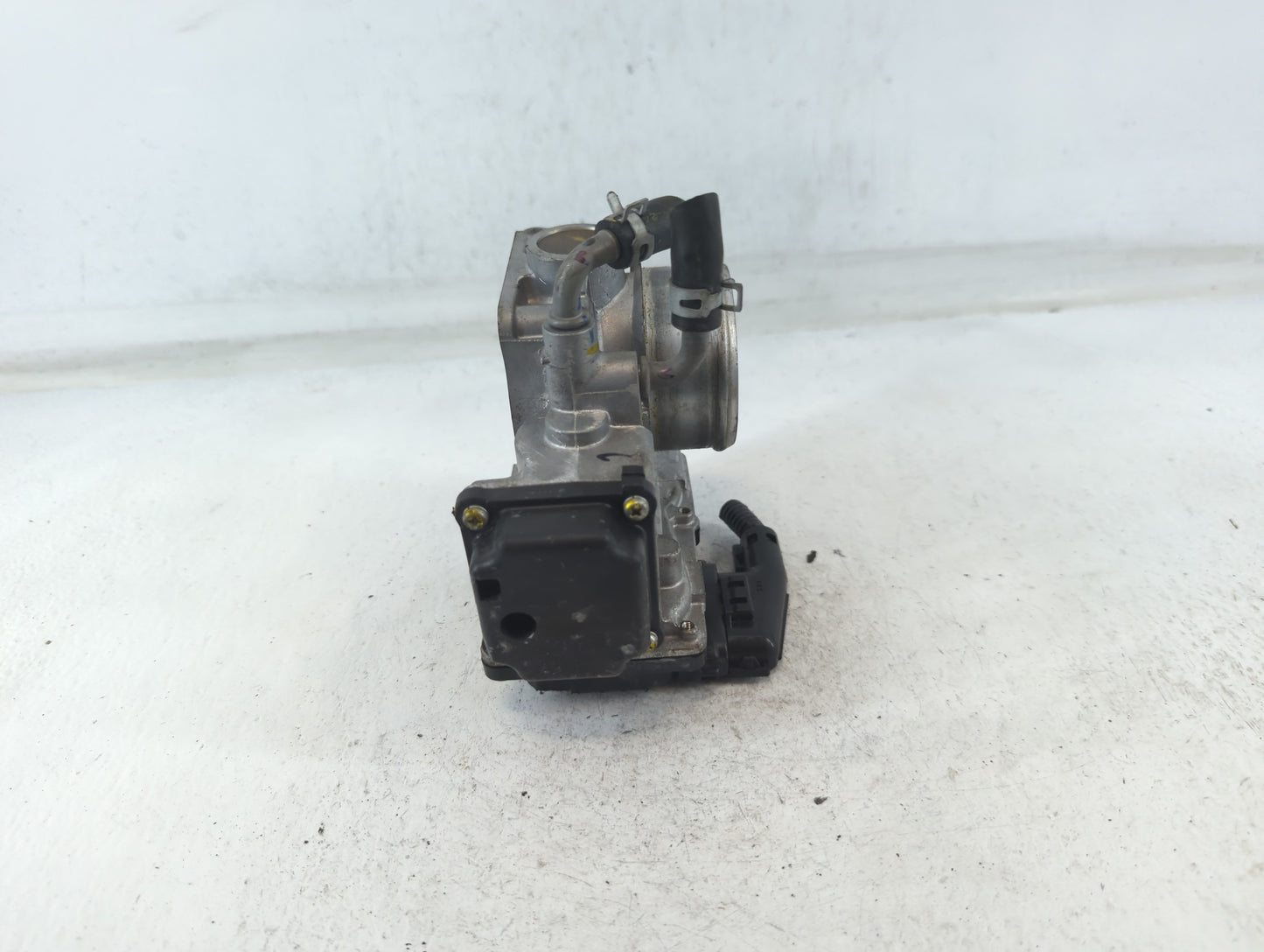 2020-2022 Honda Cr-V Throttle Body P/N:M22857547594 Fits Fits 2016 2017 2018 2019 2020 2021 2022 OEM Used Auto Parts - Oemus